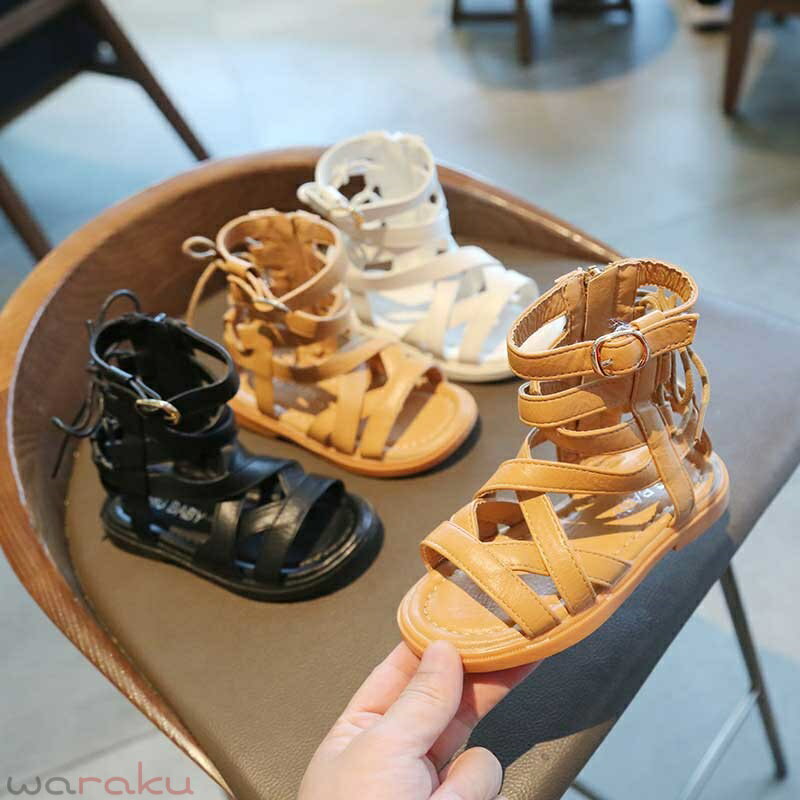 商品規格： ●商品名：子供サンダル ●素材：合成皮革＋ゴム ●色：ホワイト、ブラウン、ブラック ●サイズ/日本サイズ： 22(内寸14cm) 23(内寸14.5cm) 24(内寸15cm) 25(内寸15.5cm) 26(内寸16cm) 27(内寸16.5cm) 28(内寸17cm) 29(内寸18cm) 30(内寸18.5cm) 31(内寸19cm) ●セット内容: サンダル単品 ●生産国: 中国 注意事項： ※サイズ表記は手作業なので、 実物と若干の誤差が生じる場合があります。 ※縫製品につき、生地を織る際の糸の継ぎ目や多少のほつれ、糸が出る、シワ・折り目、製造時の汚れ・シミなどが生じる場合がございます。 ※モニターの発色具合によって実際の物と異なる場合がございます。 洗濯の際は色落ちの可能性がありますので単品手洗いでお願いいたします。 ※メーカーの都合により、細部のデザイン．素材等が予告なく変更される場合が御座います。