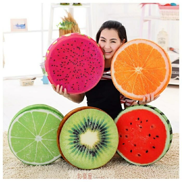 送料無料 フルーツ座布団 丸型クッション かわいい スイカ 青レモン オレンジ キウイド ラゴンフルーツ 座布団 チェアパッド チェアマット 蒲団 座布団 円形クッション 寝室 出窓 直径37cm 丸型 座布団北欧 春夏 秋冬 丸クッション 体圧分散 新築祝 贈り物 引っ越し祝い
