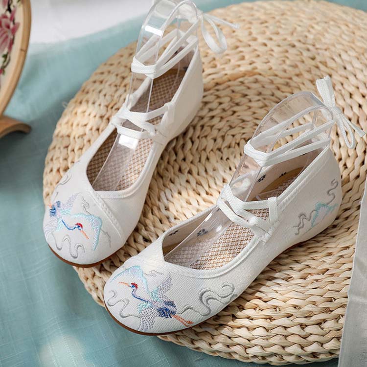 チャイナシューズ 鶴柄 おしゃれ ツル 刺繍 パンプス 痛くない ローヒール 靴 フラットシューズ 柔らか 布製 レディース 中華風 中国風 ぺたんこ ラウンドトゥ チャイナ靴 歩きやすい 唐装 カジュアル 婦人靴 漢服 コスプレ パンプス