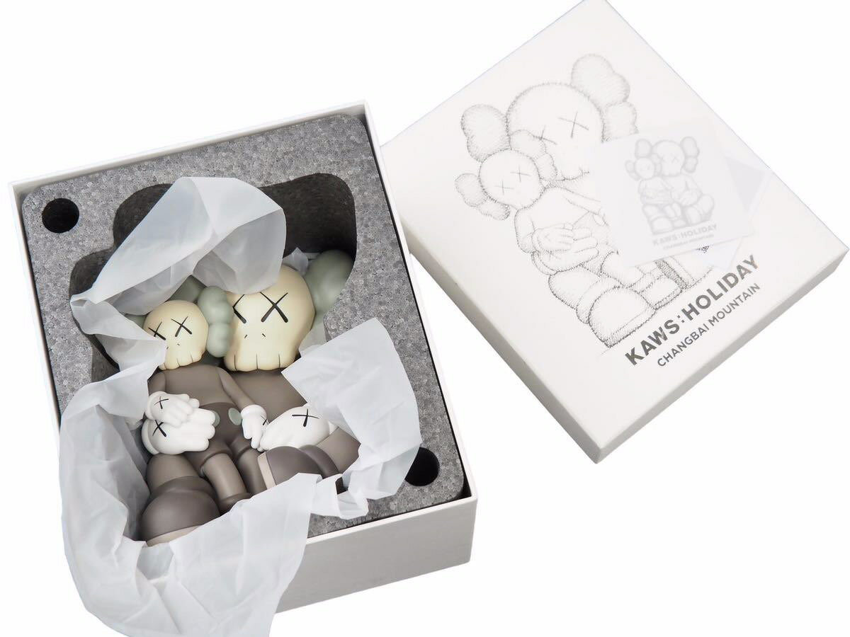 楽天市場】kaws holidayの通販 楽天市場】kaws holidayの通販