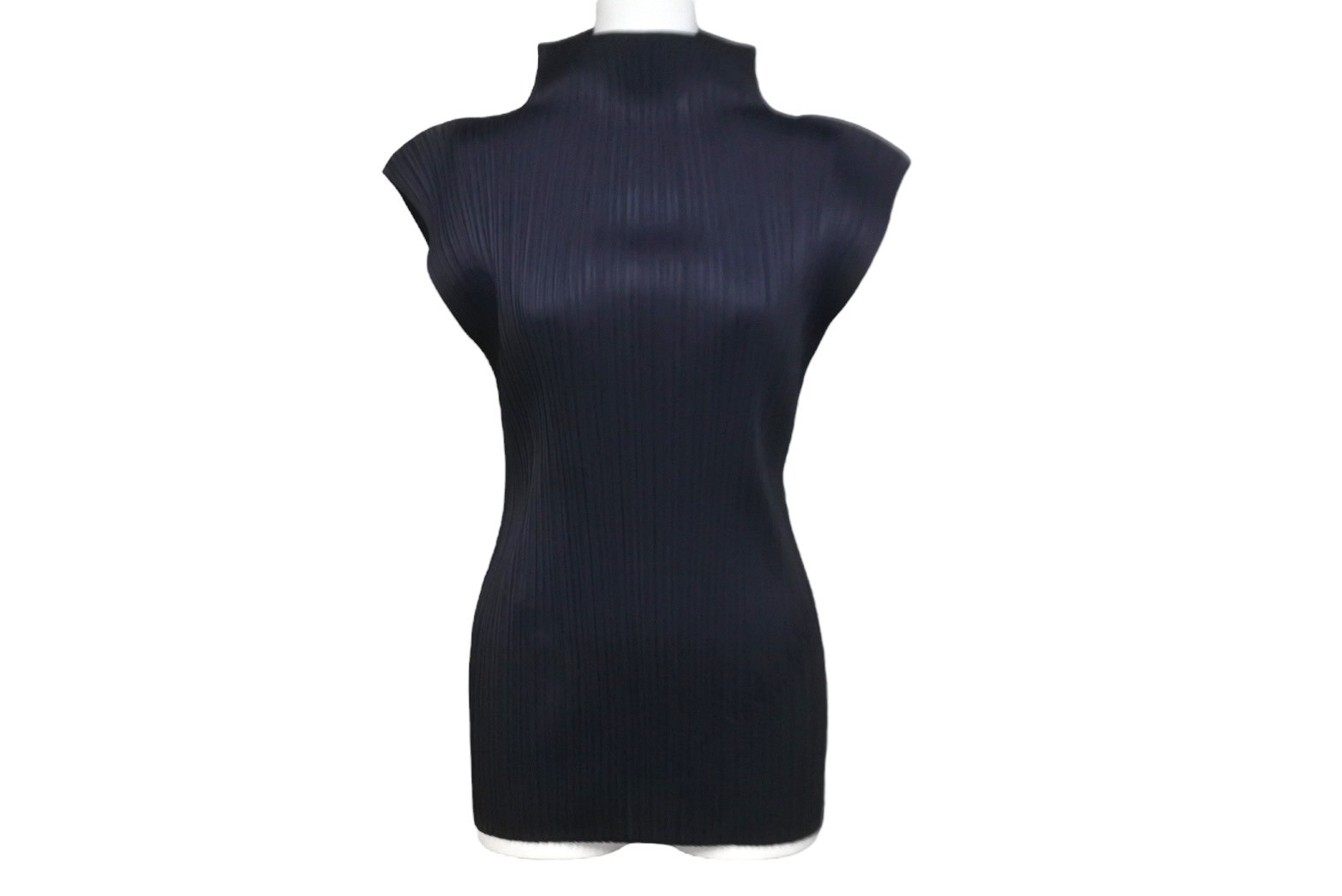 極美品 PLEATS PLEASE ISSEY MIYAKE プリーツプリーズ イッセイミヤケ タンクトップ ブラック サイズ4 PP05-JK003 中古 57656