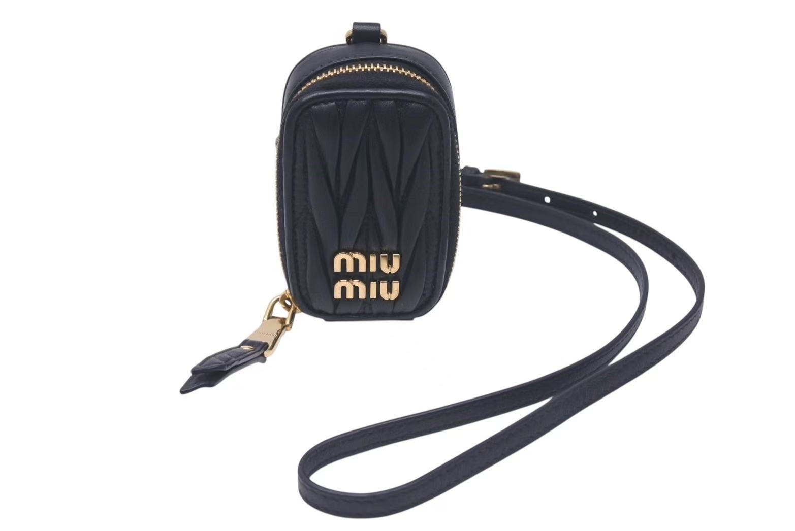 楽天市場】miumiu airpodsの通販 楽天市場】miumiu airpodsの通販