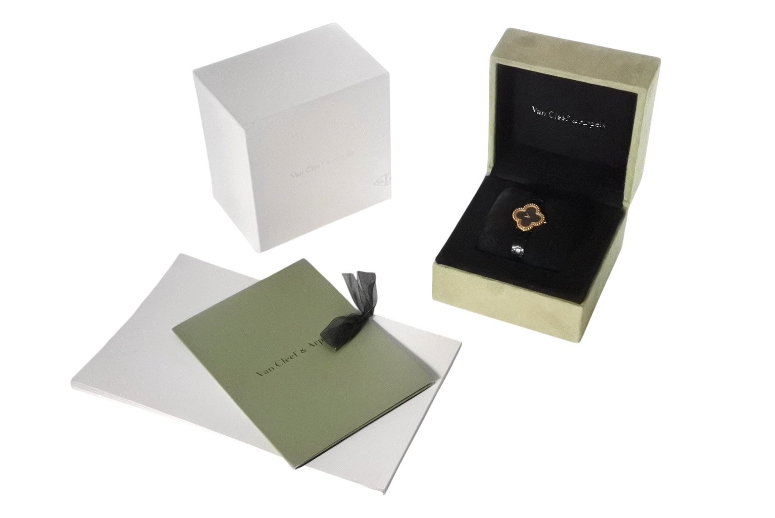 極美品 Van Cleef & Arpels ヴァンクリーフ&アーペル アルハンブラ スモール 腕時計 VCARD21900 オニキス文字盤 クォーツ 中古 4b009494