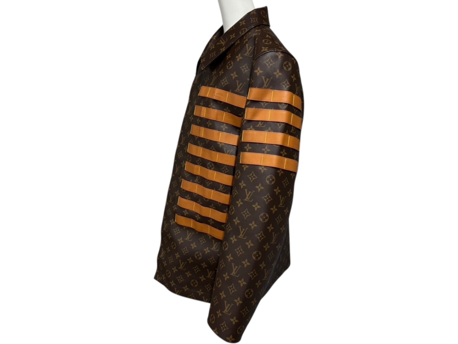 ������ LOUIS VUITTON �륤�����ȥ� �� NIGO ��Υ���� LV�ȥ�� �ߥ꥿�꡼���㥱�å� RM221M LSR HML07E ������M ���� ��� 4b009689