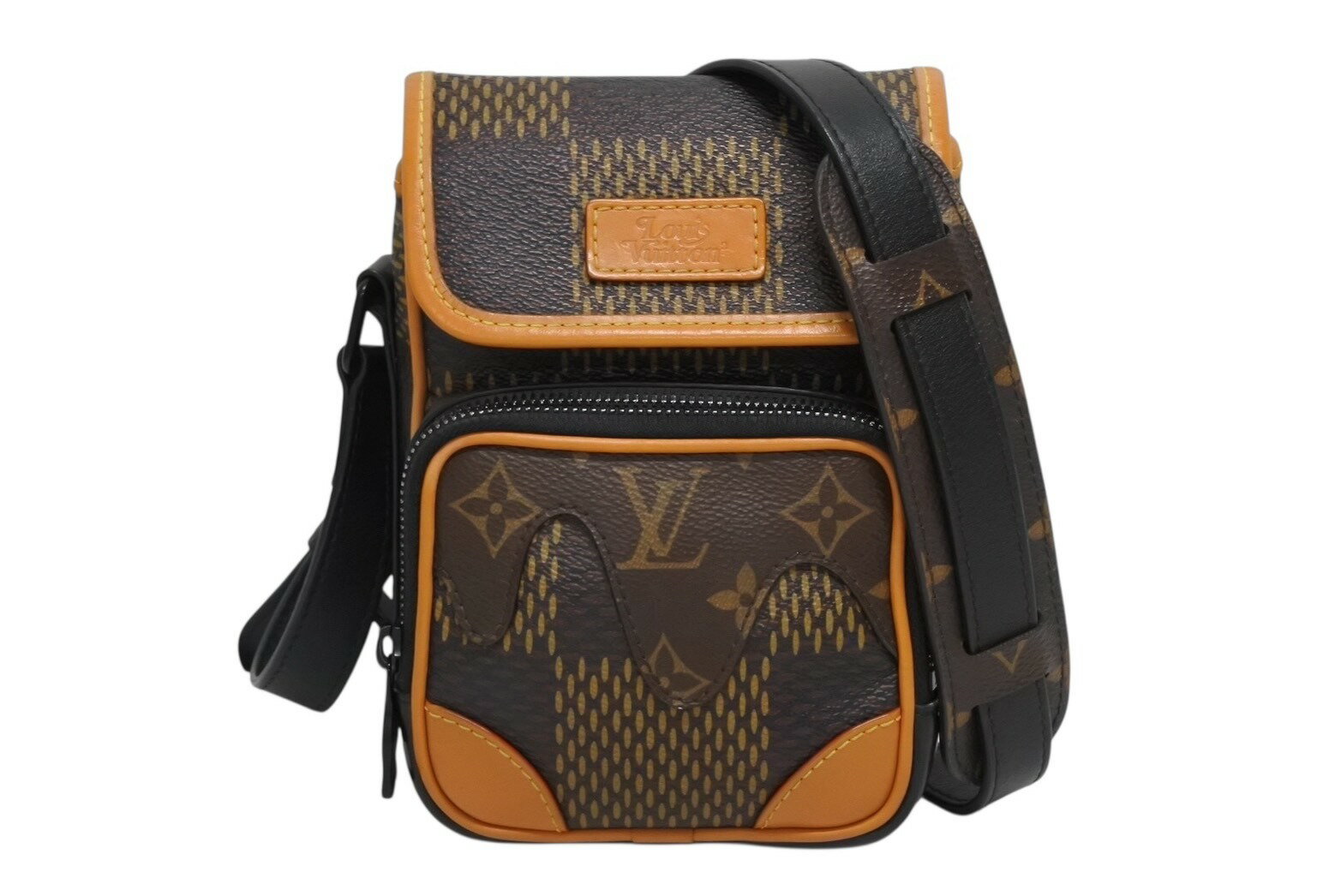 LOUIS VUITTON ルイヴィトン アマゾン �