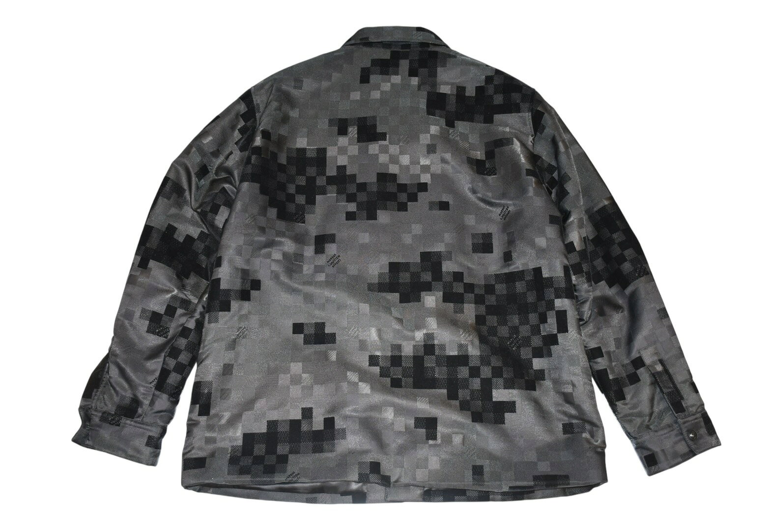 Warashibe_Casanovaの極美品 LOUIS VUITTON ルイヴィトン ジャケット RM251M STP HSB88W サイズ54 ダミエ ブラック 中綿入り 中古 4b012710｜アングル2