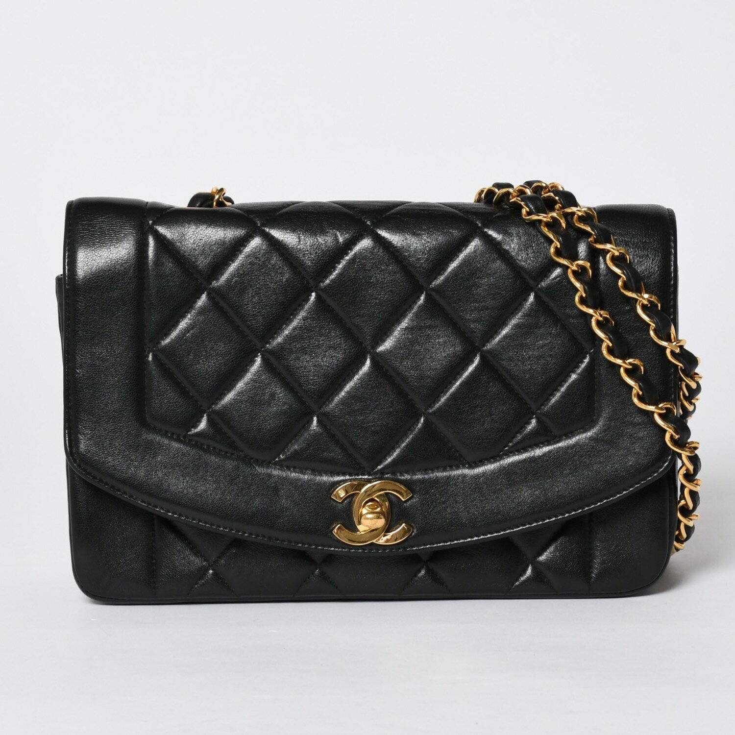 Rakuten - 極美品 CHANEL シャネル ダイアナ 22 Sフラップ Sチェーンショルダーバッグ 3番台 ココマーク ラムスキン ブラック ゴールド金具 中古 4a001231