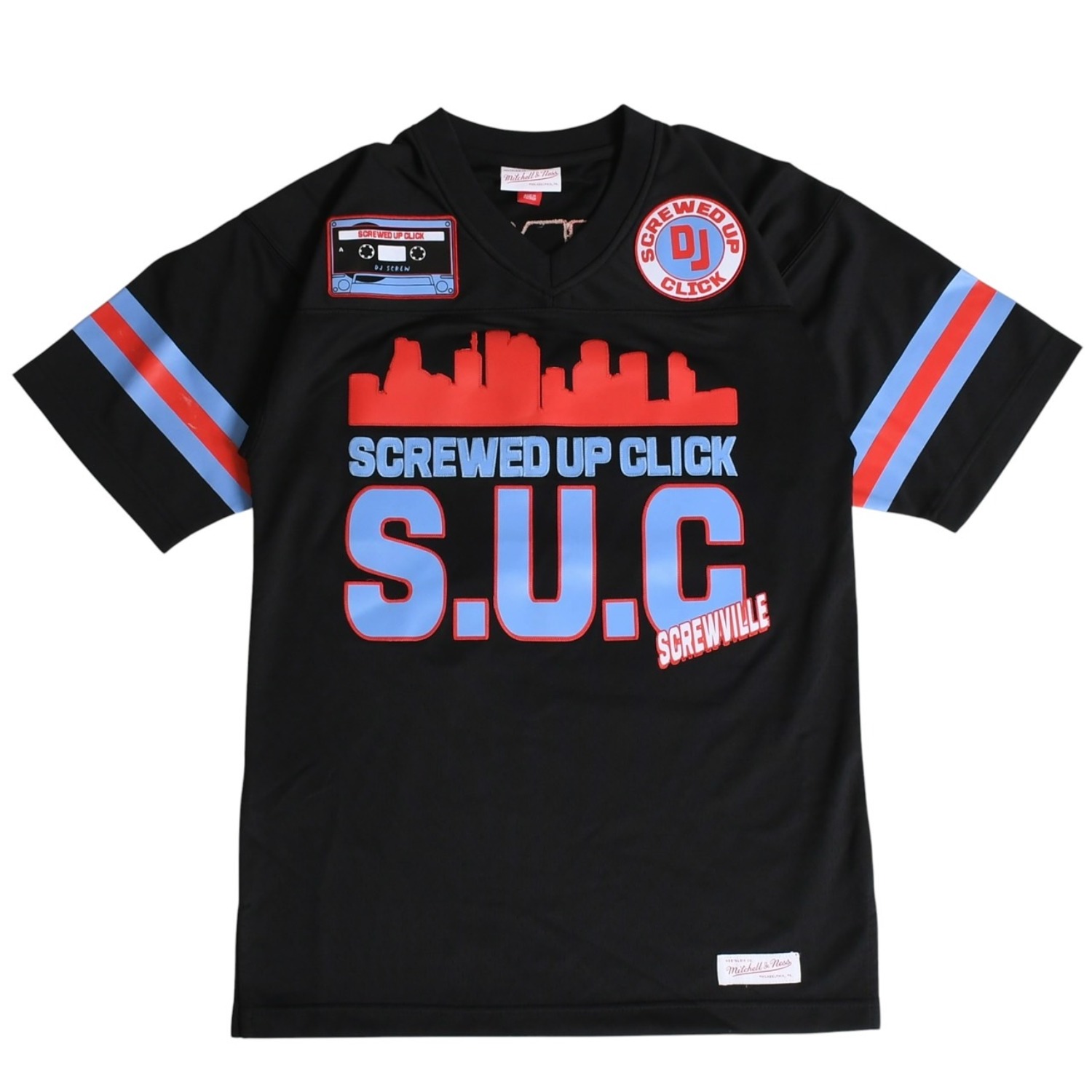 商品詳細 【商品名】 新品同様品 Mitchell&Ness ミッチェルアンドネス DJスクリュー DJ Screw×Screwed UP Click オフィシャルコラボレーションフットボールジャージ サイズM 中古 4a002215 【ブランド】 ミッチェルアンドネス【アイテム】 ジャージ【カラー】 ブラック ブルー レッド【生産国】 ベトナム製 【サイズ】 表記サイズ：EU M肩幅：約53cm着丈：約71.5cm身幅：約46cm裄丈：約51.5cm袖丈：約23cm 【付属品】 ・なし 【商品の説明】 ミッチェルアンドネスのDJスクリューオフィシャルコラボレーションフットボールジャージになります。 鮮やかなカラーリングが目を惹きます。この機会にぜひ。【商品の状態】 A：中古品。数回使用程度の良い状態。 【コンディション詳細】 個人保管の未使用品です。 【コンディション（状態ランク）】 A 【取扱店舗】 CASANOVA VINTAGE 表参道店 PICK UP BRAND BALENCIAGA BOTTEGA VENETA BURBERRY Cartier CELINE CHANEL Chrome Hearts DOLCE&GABBANA Dior FENDI Goyard GUCCI HERMES LOEWE LOUIS VUITTON MIU MIU PRADA Salvatore Ferragamo Tiffany & Co. VERSACE商品詳細 商品名 新品同様品 Mitchell&Ness ミッチェルアンドネス DJスクリュー DJ Screw×Screwed UP Click オフィシャルコラボレーションフットボールジャージ サイズM 中古 4a002215 アイテム ジャージ カラー ブラック ブルー レッド 付属品 なし 商品の説明 ミッチェルアンドネスのDJスクリューオフィシャルコラボレーションフットボールジャージになります。 鮮やかなカラーリングが目を惹きます。この機会にぜひ。 商品の状態 A：中古品。数回使用程度の良い状態。個人保管の未使用品です。 コンディション（状態ランク） 取扱店舗 CASANOVA VINTAGE 表参道店 PICK UP BRAND BALENCIAGA BOTTEGA VENETA BURBERRY Cartier CELINE CHANEL Chrome Hearts DOLCE&GABBANA Dior FENDI Goyard GUCCI HERMES LOEWE LOUIS VUITTON MIU MIU PRADA Salvatore Ferragamo Tiffany & Co. VERSACE