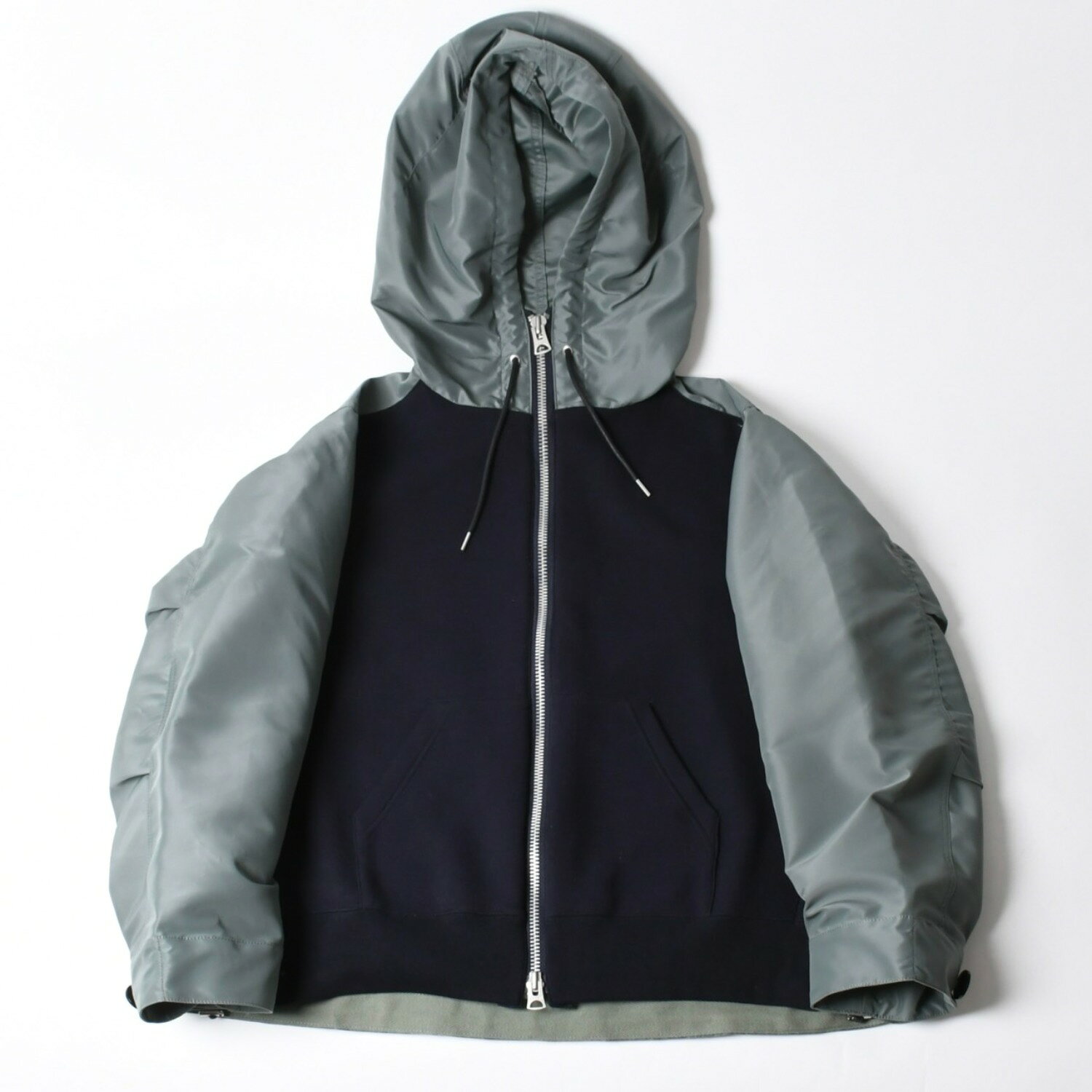 極美品 sacai サカイ ナイロンツイル × スポンジスウェット フーディ 24-03455M サイズ2 ネイビー カーキ 中古 4a007480