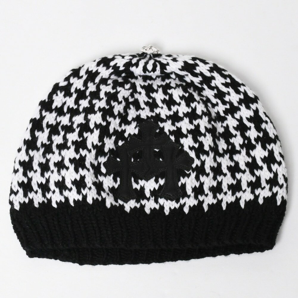 商品詳細 【商品名】 極美品 CHROME HEARTS クロムハーツ スターパッチ ビーニー ニットキャップ 千鳥格子模様 サイズ53-60cm 3パッチ スターボタン 中古 4a008367 【ブランド】 CHROME HEARTS/クロムハーツ【アイテム】 ニットキャップ【カラー】 ブラック ホワイト【素材】 コットン x 100％、シルバー925【サイズ】 表記サイズ：ONE SIZE 53-60cm頭回り：約53-60cm 【付属品】 ・なし 【商品の説明】 クロムハーツ スターパッチ ビーニーです。 レザースターパッチの施されたビーニーです。 シルバー925素材のパーツがアクセントになったアイテムです。【商品の状態】 A：中古品。数回使用程度の良い状態。 【コンディション詳細】 僅かに毛羽立ちあり。 内側僅かにほつれあり。 その他目立った傷や汚れの少ない極美品です。 【コンディション（状態ランク）】 A 【取扱店舗】 CASANOVA VINTAGE 表参道店 離れ PICK UP BRAND BALENCIAGA BOTTEGA VENETA BURBERRY Cartier CELINE CHANEL Chrome Hearts DOLCE&GABBANA Dior FENDI Goyard GUCCI HERMES LOEWE LOUIS VUITTON MIU MIU PRADA Salvatore Ferragamo Tiffany & Co. VERSACE商品詳細 商品名 極美品 CHROME HEARTS クロムハーツ スターパッチ ビーニー ニットキャップ 千鳥格子模様 サイズ53-60cm 3パッチ スターボタン 中古 4a008367 ブランド CHROME HEARTS/クロムハーツ アイテム ニットキャップ カラー ブラック ホワイト 素材 コットン シルバー925 サイズ 表記サイズ：ONE SIZE 53-60cm頭回り：約53-60cm 付属品 なし 商品の説明 クロムハーツ スターパッチ ビーニーです。 レザースターパッチの施されたビーニーです。 シルバー925素材のパーツがアクセントになったアイテムです。 商品の状態 A：中古品。数回使用程度の良い状態。僅かに毛羽立ちあり。 内側僅かにほつれあり。 その他目立った傷や汚れの少ない極美品です。 コンディション（状態ランク） 取扱店舗 CASANOVA VINTAGE 表参道店 離れ PICK UP BRAND BALENCIAGA BOTTEGA VENETA BURBERRY Cartier CELINE CHANEL Chrome Hearts DOLCE&GABBANA Dior FENDI Goyard GUCCI HERMES LOEWE LOUIS VUITTON MIU MIU PRADA Salvatore Ferragamo Tiffany & Co. VERSACE