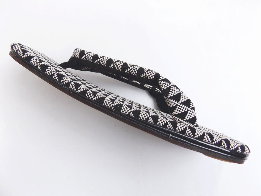 雪駄 メンズ 男性 総柄 ウロコ柄 牛革底 L 25cm LL 26.5cm 日本製 浴衣 着物 男物 紳士用 大きいサイズ 2L 26cm ゆかた きもの 和装 和服 セッタ せった 履物