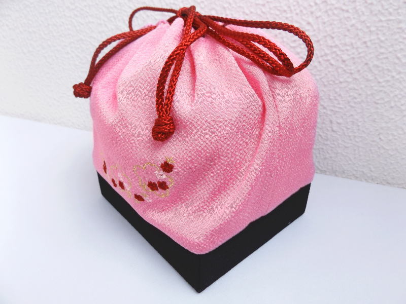巾着 バッグ ちりめん 刺繍 底かご 四角形ピンク地桜桜 卒業式 袴 はかま 着物 和柄