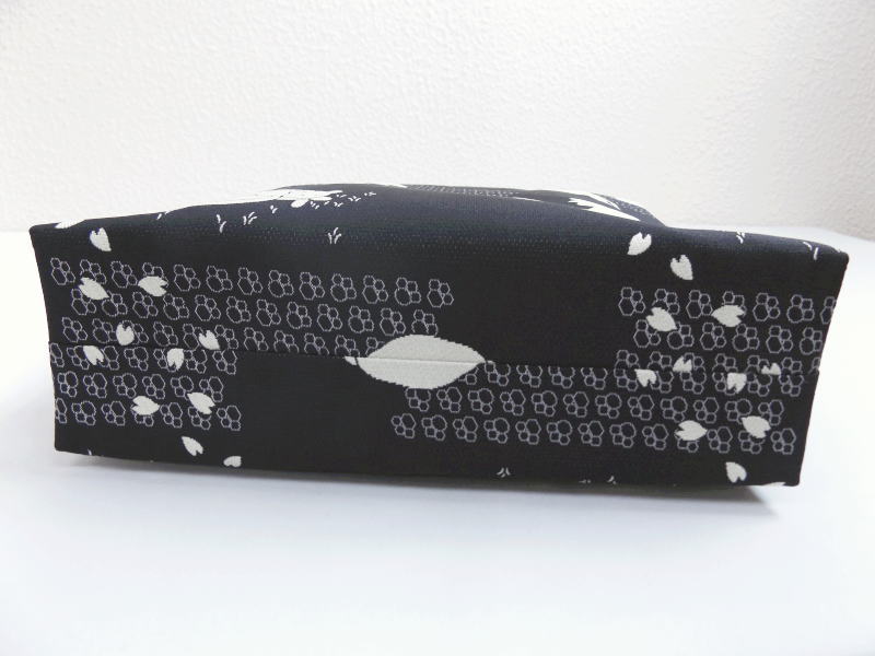バッグ 手提げ 織地 黒色地猫ねこ縦型 日本製 着物 お稽古事 洋服 ネコ 女性用 レディース 和柄