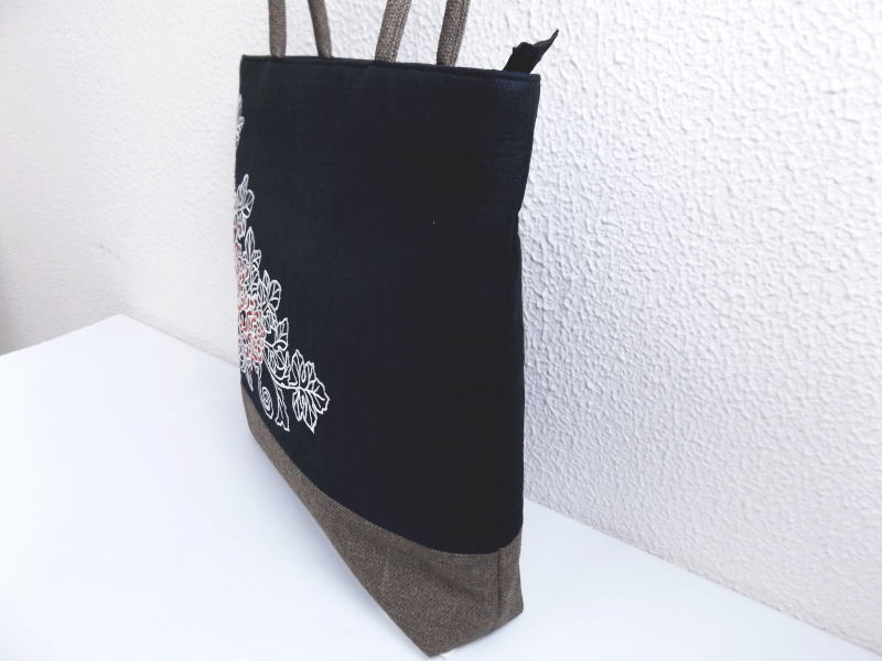 バッグ 和柄 刺繍 手提げ 黒地乱菊 縦型 和装 着物 お稽古事 洋服 女性用 レディース 黒色