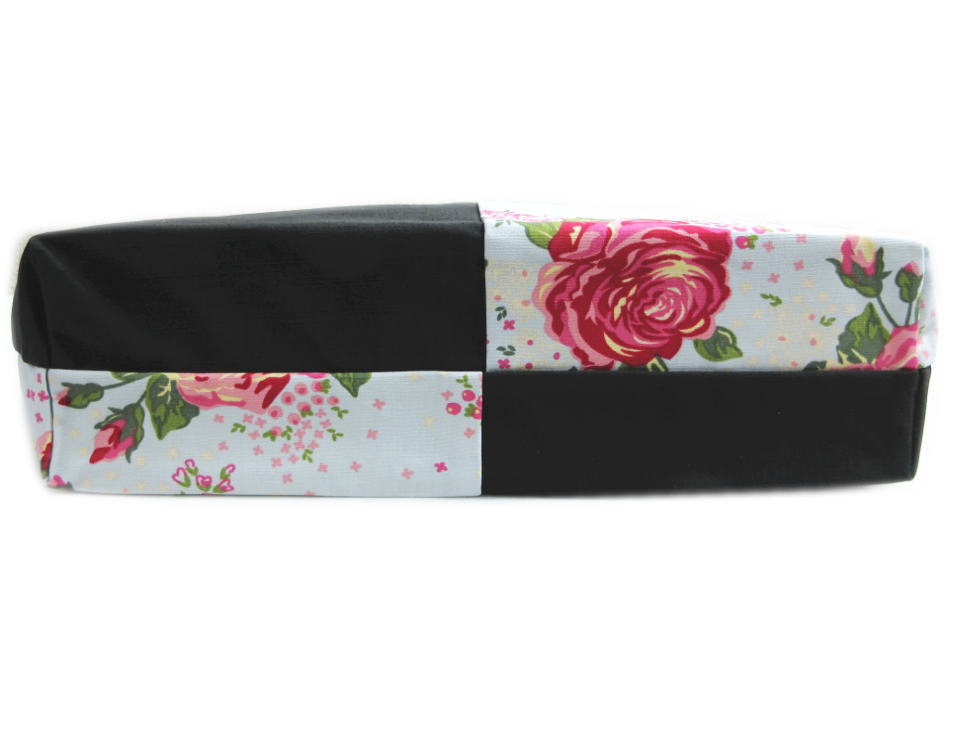 バッグ 手提げ トート 和柄 ちりめん 友禅 黒色地 薄水色地薔薇小花 横型 着物 お稽古事 きもの 洋服 女性用 レディース