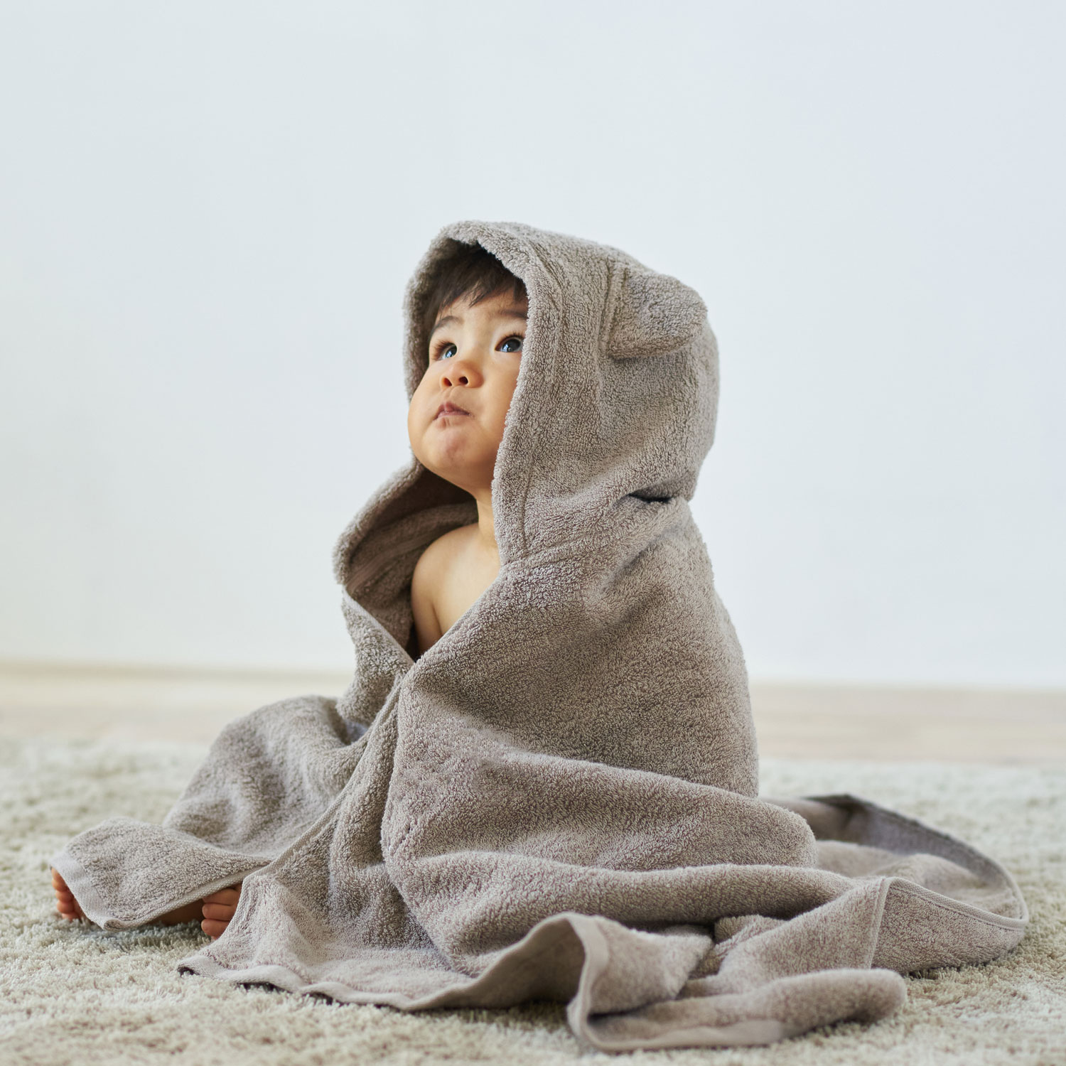 楽天Goods Lab＋【最大1000円OFFクーポン】 emoka BABY PONCHO エモカ ポンチョ 今治タオル ベビーバスローブ くま耳 バスタオル 赤ちゃん ベビー フード ボタン付き 10241048