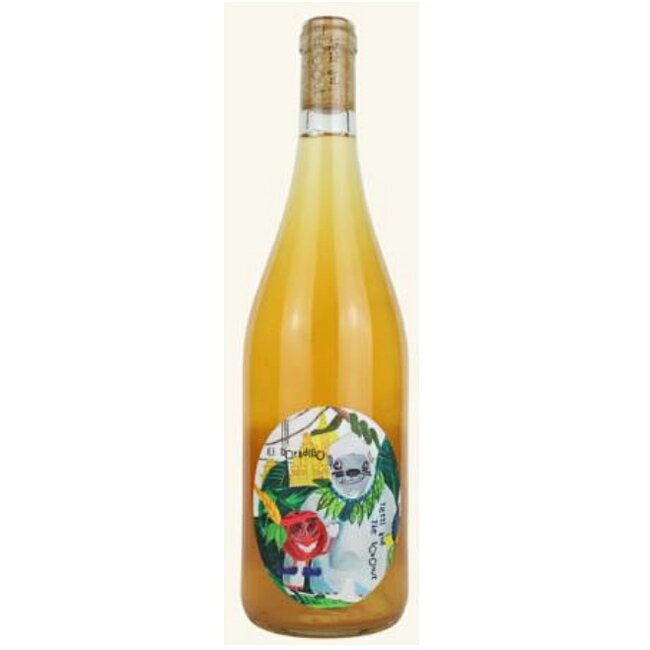 ドラディージョ(Doradillo)という品種100％で造られたオレンジワイン！！白桃にネクタリン、アプリコットや温州ミカンの果実味。ミントやタイムの爽快なニュアンスが広がります。ドラディージョはスペイン原産の白品種です。ブランケット(Blanquette)とも呼ばれる、このフルーツは、かつてポートワインを作る為に持ち込まれた品種で、カエタナ ブランカ(Cayetana Blanca)のシノニムと言われています。南オーストラリア/バロッサ・ヴァレー産のオーガニック栽培で造られたドラディージョ100％。ポート・ワイン用のブレンド品種として植えられた樹齢50年超の古木から収穫したフルーツを1/3ずつ、全房プレス、徐梗、マセラシオン無しのストレート・プレスと、グループを分けてマストを搾汁しています。各々を5ヶ月のスキンコンタクトをしながら発酵/熟成を行います。プレス後は、ステンレスタンクで30日のラッキング(滓引き)、そして速やかにボトリングされています。アルコール度数10.4％。■イエティ・アンド・ザココナッツについてイエティ・アンド・ザココナッツは、ディッド・ゲイヤールとコーエン・ジャンセンの二人の才能が邂逅して誕生した南オーストラリアの新プロジェクトです。自社の畑だけでなく、契約畑も含めて全てをオーガニックで運営し、カラフルでフレーバーに溢れ、自分達がピクニックに持参して芝生の上に寝そべりながらガブ飲みしたくなる様なワイン造りを目指しています。個性と才能のヴォルテックスが産み出す、ポップでヒップなワイナリーとして世界中からのオファーが殺到している新世代オーストラリアワインのフラッグチームです。原語表記：Yetti and the kokonut El Doradillo[2022]ワイン生産地： オーストラリア/南オーストラリア/バロッサ/バロッサヴァレー品種： ドラデージョ100％容量： 750mlワイン分類： スティル ワイン色： オレンジワイン甘-辛： 辛口Wine Score:ワイン アドヴォケイト： -点ワイン スペクテイター： -点Awards： -