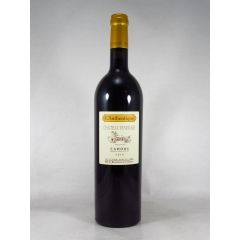 ロタンティック（正統派）の名前のとおり、古木のマルベックを100%使用したスペシャルキュヴェ。真っ黒なほど濃厚な色調。パワフルで堅牢なストラクチャーをもち、スパイシーな味わい。タンニンは果実味の中に溶け込んでいるものの、しっかり存在を主張する。長期熟成タイプのワイン。原語表記：Chateau PINERAIE Cahors L'Authentique[2018]ワイン生産地： フランス/南西地方品種： マルベック100％容量： 750mlワイン分類： スティル ワイン色： 赤ワイン甘-辛： 辛口Wine Score:ワイン アドヴォケイト： -点ワイン スペクテイター： -点Awards： -