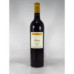 ロタンティック（正統派）の名前のとおり、古木のマルベックを100%使用したスペシャルキュヴェ。真っ黒なほど濃厚な色調。パワフルで堅牢なストラクチャーをもち、スパイシーな味わい。タンニンは果実味の中に溶け込んでいるものの、しっかり存在を主張する。長期熟成タイプのワイン。原語表記：Chateau PINERAIE Cahors L'Authentique[2016]ワイン生産地： フランス/南西地方品種： マルベック100％容量： 750mlワイン分類： スティル ワイン色： 赤ワイン甘-辛： 辛口Wine Score:ワイン アドヴォケイト： -点ワイン スペクテイター： -点Awards： -