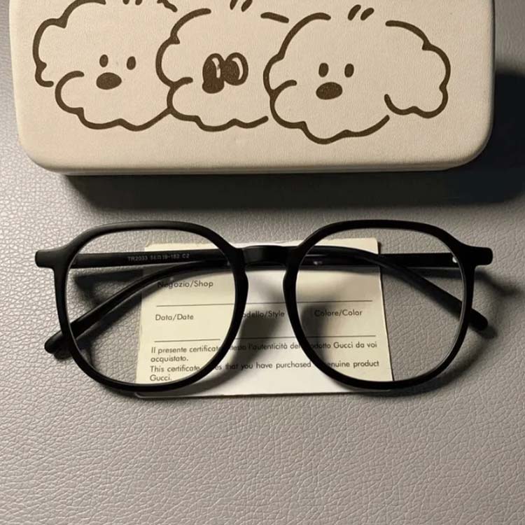 伊達めがね レディース メンズ おしゃれ 人気 薄い レンズ だてめがね 伊達メガネ メガネ 度なし レンズなし 軽量 めがねフレーム ブラック おしゃれ ファッション カジュアル 男女兼用 INS風 レトロ風 プレゼント ギフト 海 リゾート 旅行 送料無料 3