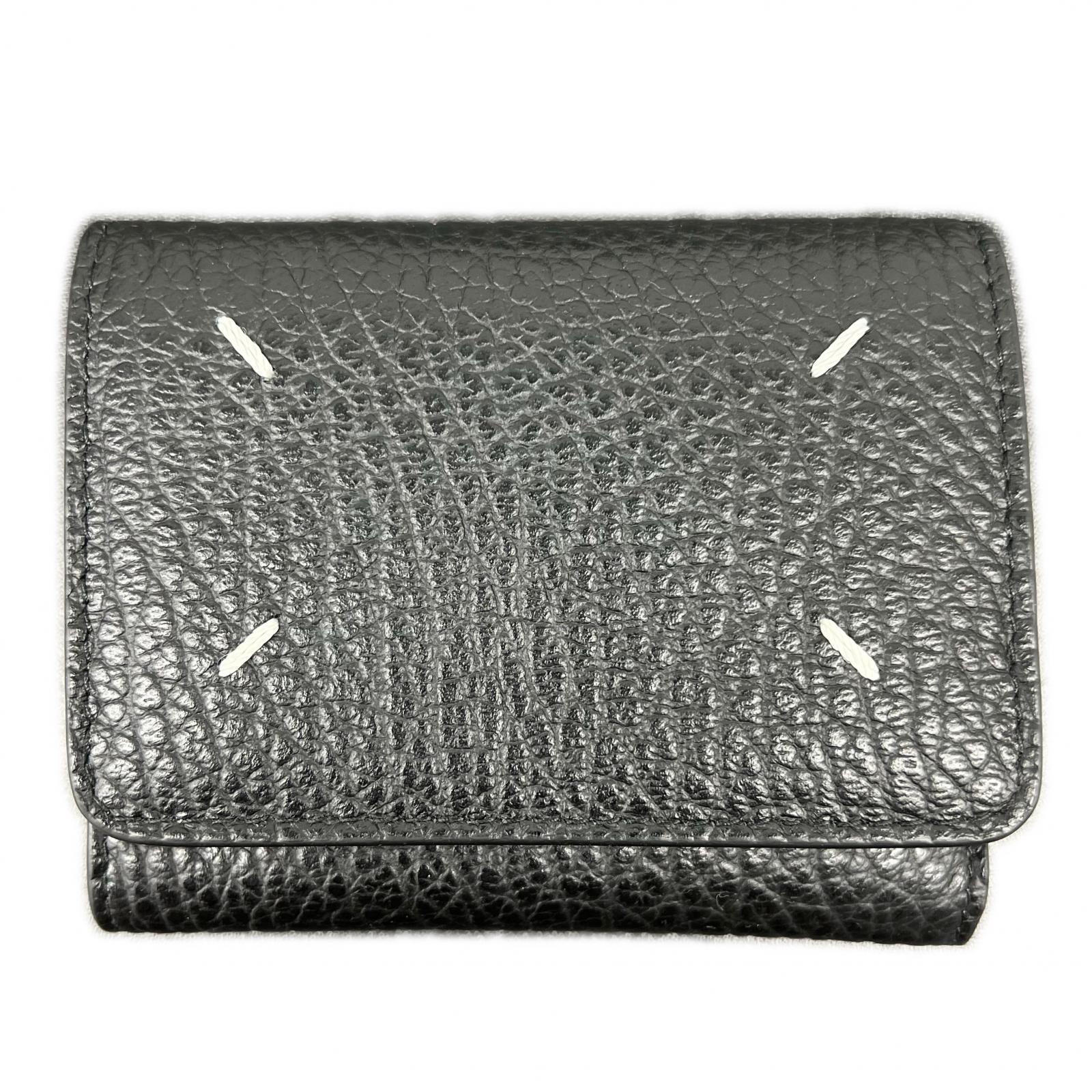 Rakuten - 【楽天スーパーSALE】Maison Margiela 11 展示品級 メゾンマルジェラ 4ステッチ スリーフォールドウォレット 三つ折り財布 コンパクトウォレット ミニ財布 SA3UI0010 レザー 2025年製造 ブラック SAランク 中古 鑑定済