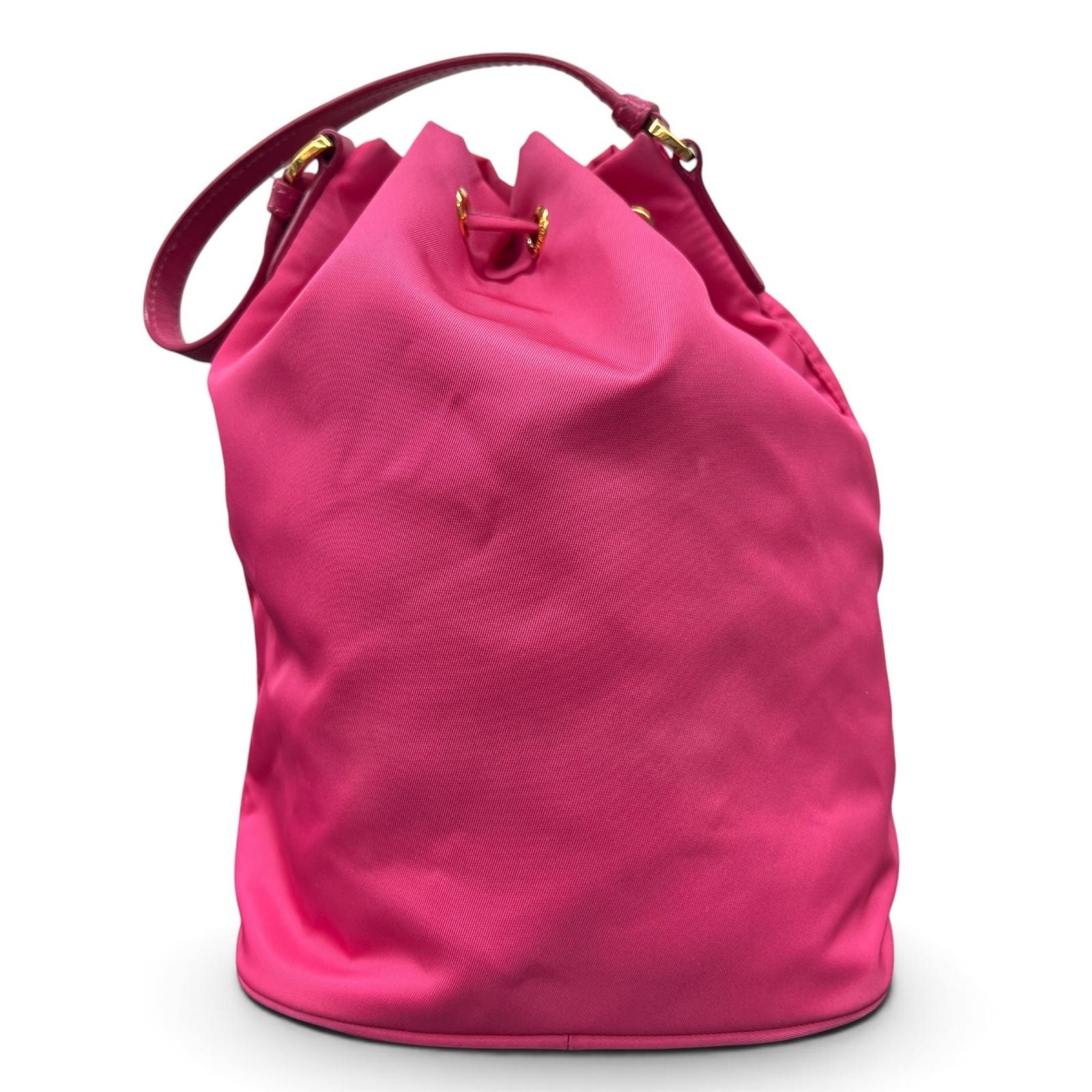 PRADA 美品 プラダ デュエット バケットバッグ 2way ハンドバッグ ショルダーバッグ 1BH038 ナイロン レザー ピンク トライアングルロゴ 三角プレート ロゴプレート クロスボディ 巾着 リナイロン Aランク 鑑定済 中古 watch-master-10001745 ラグゼル 楽天市場店 サンプル画像3