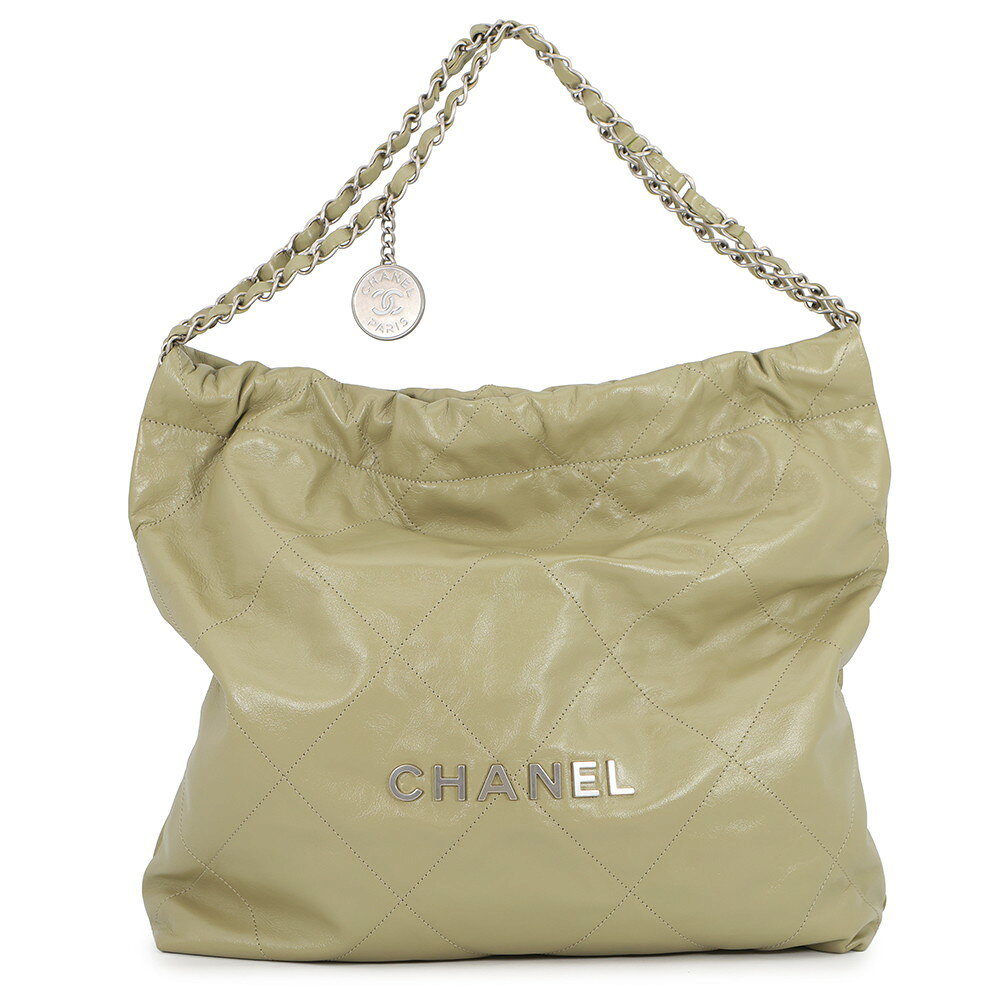 シャネル ハンドバッグ CHANEL 22 マトラッセ スモール シャイニーカーフレザー AS3260 ポーチ付き 取扱店舗 心斎橋本店 店舗一覧 店舗一覧はこちら＞ 商品番号11345473 ランク中古S ブランドシャネル 状態表面/僅かな汚れ 内側/僅かな汚れ、クセ 金具/スレ ポーチ/汚れにおい/特記するにおいなし 型番AS3260 色 カーキ 素材 シャイニーカーフスキン 金具シルバー金具 サイズW34.5cm×H34.5cm×D8cm A4サイズまで対応 ポーチ/W21.5cm×H13.5cm 重量790g 仕様バッグ開閉口/巾着＆マグネット開閉 ファスナーポケット1 フック付きストラップ1 ポーチ/ファスナー開閉 付属品 保存袋・ポーチ 製造番号ランダムシリアル(2021年以降の製造) 生産国イタリア 　　 　※腕時計の保証に関する注意事項 ◆当店保障の有無に関わらず、一部の腕時計においては正規店およびメーカーによる修理対応をお受けできない場合がございます。 その際は、当店提携の時計専門工房による修理にて対応させていただきます。 ◆当店が設けている保証期間後は有償修理となります。 ◆保証期間は商品ランクにより異なります。新品ランク・未使用ランクの場合、購入日より1年以内、それ以外のランクの場合、購入日より6ヶ月以内です。 ◆以下事項に関しましては保証期間内でも無償修理が受けられません。 ◆お客様による不注意や不適切な取扱による故障や損傷。 ◆ゼンマイ切れなどの故障。 ◆時計機械内部への水分などの侵入が原因となる故障や不具合。 ◆ケース、ベルト、風防、リューズなどの外装部の故障や損傷。 ◆地震、火災、水害、事故などによる故障や損傷。 ◆品質および機能上、許容範囲と当店が判断した視覚的現象。 ◆品質および機能に問題がないと当店および発売元メーカー、当店契約修理業者が判断した場合。 ◆お客様ご自身にて発売元やメーカーへの直接修理依頼をされた場合、その費用を当店に請求できません。 　　 ※ルイヴィトンに関する注意事項 ◆ルイヴィトンの取り組みにおいてNFC（ICチップ）の導入により、一部商品から製造番号の刻印がご確認できない場合がございますが、当店では正しい知識のあるバイヤーにて鑑定済みの商品を販売しておりますのでご安心ください。 ◆同じモデルの商品であっても、ルイヴィトンの仕様変更「マイナーチェンジ」により、ページ掲載の写真や仕様と異なる場合があります。 ◆新品ランクの状態でも多少の細かい傷（金具やパインピング等）がございます。（製造工程上やむを得ず細かなスレが生じると直営店から回答がありました。直営店で購入される場合でもこのような傷が見受けられることがあります。) ◆製造国は商品によって異なりますのでご指定いただけません。 ◆米国で製造されたモデルには製造国の刻印がない場合があります。 ◆ヌメ革が使用されている商品の場合、使用せずとも時間の経過と共にヌメ革の色が焼ける性質を持っています。一部新品ランクの商品でも若干色が焼けている場合がありますので、予めご了承の上ご購入いただければ幸いです。 ◆新品ランクの商品でも検品時より傷等が目立つ場合は「未使用ランク」に格付けしております。 ◆プリントや柄が入っている商品は、ページ上の商品画像とお届けする商品と多少配色が違う場合がございます。 ◆素材説明書は新品ランク、かつ在庫がある場合のみ同梱しております。 ◆付属品は、商品詳細情報の付属品欄に記載のある物のみとなります。 ◆不明点ございましたらお問合わせ先までご連絡ください。Tel：0120-098-082 当店取り扱い商品は、実店舗・他通販サイトにも掲載を行っており在庫を共有しております。 商品の性質上すべて一点物となるため、ご注文が確定した場合でも欠品となることもございます。 その際は当店よりご連絡をさせていただきます。 *Import taxes are not included.*We do not ship exotic leather items that does not comes with CITES. *The credit card name, the order name, and the recipient name must match.シャネル ハンドバッグ CHANEL 22 マトラッセ スモール シャイニーカーフレザー AS3260 ポーチ付き 【安心保証】 【中古】