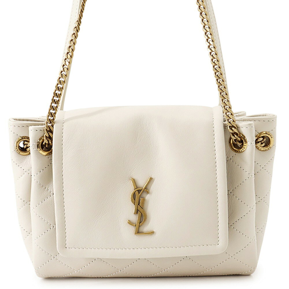 サンローランパリ チェーンショルダーバッグ ノリータ ミニ ラムスキン 672738 SAINT LAURENT PARIS 白 取扱店舗 神戸元町店 店舗一覧 店舗一覧はこちら＞ 商品番号11384687 ランク未使用 ブランドサンローランパリ 状態表面/僅かなスレ、汚れ 内側/押し跡 ショルダー/クセ 金具/極僅かなメッキ剥げ 箱/スレにおい/特記するにおいなし 型番6727381EL079207 色 ホワイト 素材 ラムスキン 金具ゴールド金具 サイズW16cm×H12cm×D4.5cm ショルダーの長さ/一連106.5cm・二連61cm 重量230g 仕様バッグ開閉口/フラップ開閉 オープンポケット1 付属品 箱・保存袋 生産国イタリア 　　 　※腕時計の保証に関する注意事項 ◆当店保障の有無に関わらず、一部の腕時計においては正規店およびメーカーによる修理対応をお受けできない場合がございます。 その際は、当店提携の時計専門工房による修理にて対応させていただきます。 ◆当店が設けている保証期間後は有償修理となります。 ◆保証期間は商品ランクにより異なります。新品ランク・未使用ランクの場合、購入日より1年以内、それ以外のランクの場合、購入日より6ヶ月以内です。 ◆以下事項に関しましては保証期間内でも無償修理が受けられません。 ◆お客様による不注意や不適切な取扱による故障や損傷。 ◆ゼンマイ切れなどの故障。 ◆時計機械内部への水分などの侵入が原因となる故障や不具合。 ◆ケース、ベルト、風防、リューズなどの外装部の故障や損傷。 ◆地震、火災、水害、事故などによる故障や損傷。 ◆品質および機能上、許容範囲と当店が判断した視覚的現象。 ◆品質および機能に問題がないと当店および発売元メーカー、当店契約修理業者が判断した場合。 ◆お客様ご自身にて発売元やメーカーへの直接修理依頼をされた場合、その費用を当店に請求できません。 　　 ※ルイヴィトンに関する注意事項 ◆ルイヴィトンの取り組みにおいてNFC（ICチップ）の導入により、一部商品から製造番号の刻印がご確認できない場合がございますが、当店では正しい知識のあるバイヤーにて鑑定済みの商品を販売しておりますのでご安心ください。 ◆同じモデルの商品であっても、ルイヴィトンの仕様変更「マイナーチェンジ」により、ページ掲載の写真や仕様と異なる場合があります。 ◆新品ランクの状態でも多少の細かい傷（金具やパインピング等）がございます。（製造工程上やむを得ず細かなスレが生じると直営店から回答がありました。直営店で購入される場合でもこのような傷が見受けられることがあります。) ◆製造国は商品によって異なりますのでご指定いただけません。 ◆米国で製造されたモデルには製造国の刻印がない場合があります。 ◆ヌメ革が使用されている商品の場合、使用せずとも時間の経過と共にヌメ革の色が焼ける性質を持っています。一部新品ランクの商品でも若干色が焼けている場合がありますので、予めご了承の上ご購入いただければ幸いです。 ◆新品ランクの商品でも検品時より傷等が目立つ場合は「未使用ランク」に格付けしております。 ◆プリントや柄が入っている商品は、ページ上の商品画像とお届けする商品と多少配色が違う場合がございます。 ◆素材説明書は新品ランク、かつ在庫がある場合のみ同梱しております。 ◆付属品は、商品詳細情報の付属品欄に記載のある物のみとなります。 ◆不明点ございましたらお問合わせ先までご連絡ください。Tel：0120-098-082 当店取り扱い商品は、実店舗・他通販サイトにも掲載を行っており在庫を共有しております。 商品の性質上すべて一点物となるため、ご注文が確定した場合でも欠品となることもございます。 その際は当店よりご連絡をさせていただきます。 *Import taxes are not included.*We do not ship exotic leather items that does not comes with CITES. *The credit card name, the order name, and the recipient name must match.サンローランパリ チェーンショルダーバッグ ノリータ ミニ ラムスキン 672738 SAINT LAURENT PARIS 白 【中古】