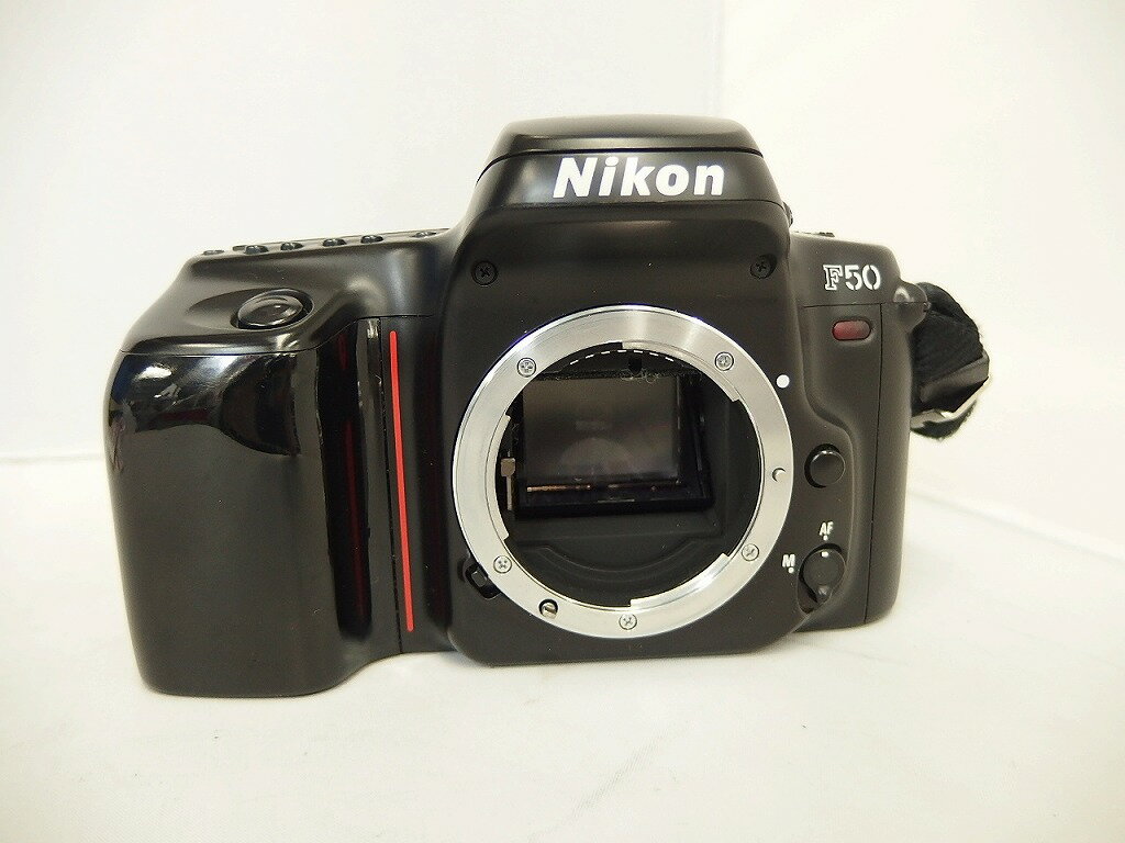 ブランド名ニコン Nikon商品名【訳あり品】一眼レフカメラ F50シリアル番号2073258商品説明※【訳あり品】チリ有りの為。フォーマット：24×36mm　標準35mmサイズ ( mm )W*D*H付属品ストラップ※主な付属品を記載するようしております。中古品の特性上、全ての付属品の正確な記載が難しいため詳細は掲載の写真にてご確認ください。付属品は写真にて【全て】掲載しておりますコンディションレベルC（難有品）コンディションの備考【全体】全体的に使用感の大きい商品です。機能的に問題がある場合もございます。詳しくは【詳細】をご確認下さい。【詳細】※上部に塗装剥がれ有り。※お客様のご都合による返品は受け付けておりません。※目立つキズ、汚れ等は写真等で記載するよう心がけておりますが、中古品の特性上、細かいキズ・汚れ等を全ては表記できません。表記コンディションをご理解のうえ、ご購入くださいませ配送方法宅配便商品番号sad116340414在庫お問合せ先【ワットマンテック横須賀佐原店】　046-839-3687【ご注意】当社オンラインショップ以外で情報、商品写真、画像、文章等を無断で転用しているページは偽サイトであり当店とは一切関係がございませんのでご注意ください。接続先のURLをご確認ください。楽天市場URL：https://www.rakuten.co.jp/楽天市場商品ページ：https://item.rakuten.co.jp/●●●《ニコン》Nikon【訳あり品】一眼レフカメラ F50 k1065473652