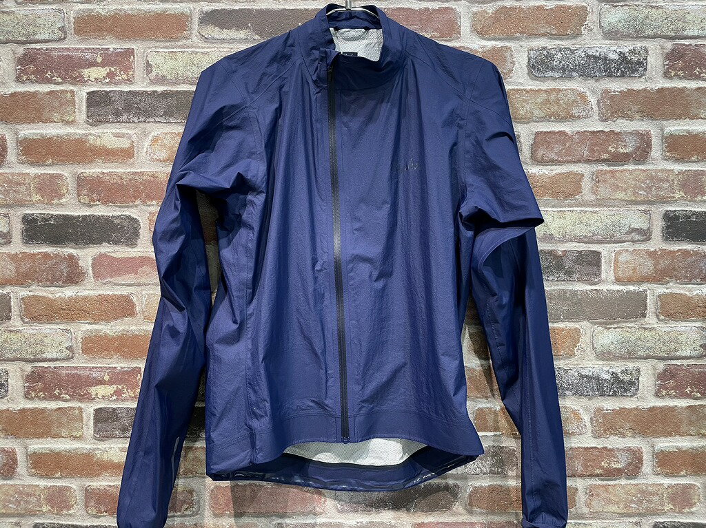 【全品ポイント10倍!要エントリー】【期間限定セール】ラファ Rapha 【変色】ウインドシェル S RAIN 【中古】