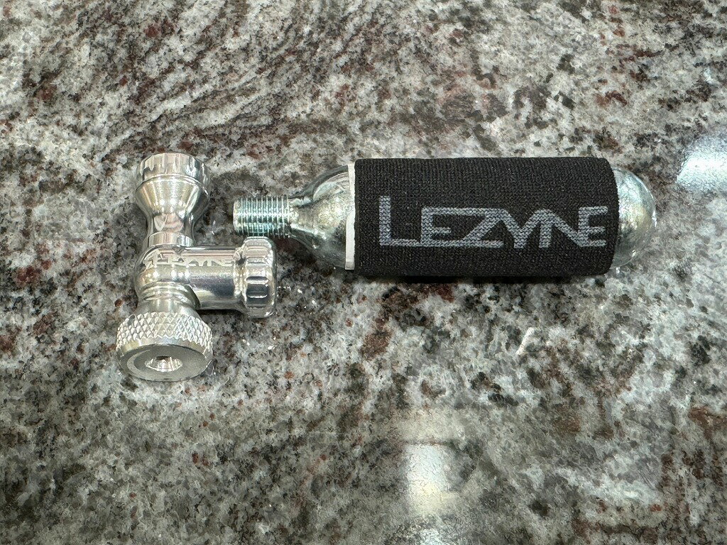 【全品ポイント10倍!要エントリー】【期間限定セール】レザイン LEZYNE CO2インフレーター CONTROL DRIVE 【中古】