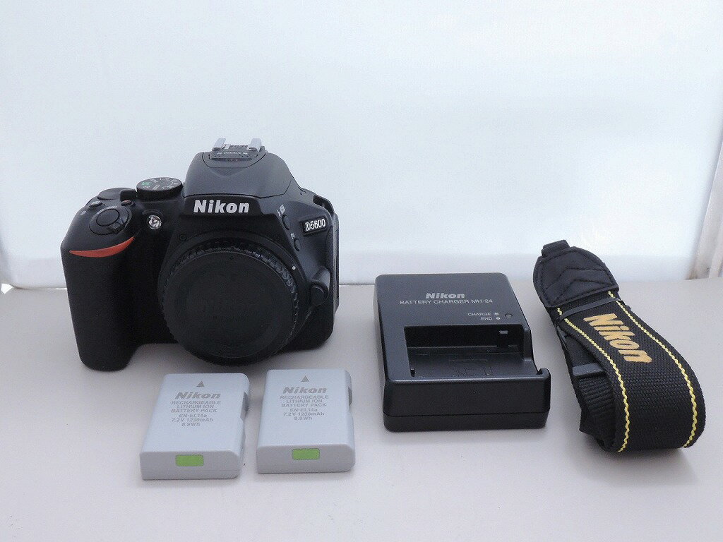 ニコン Nikon デジタル一眼レフカメラ ボディ APS-C D5600 【中古】