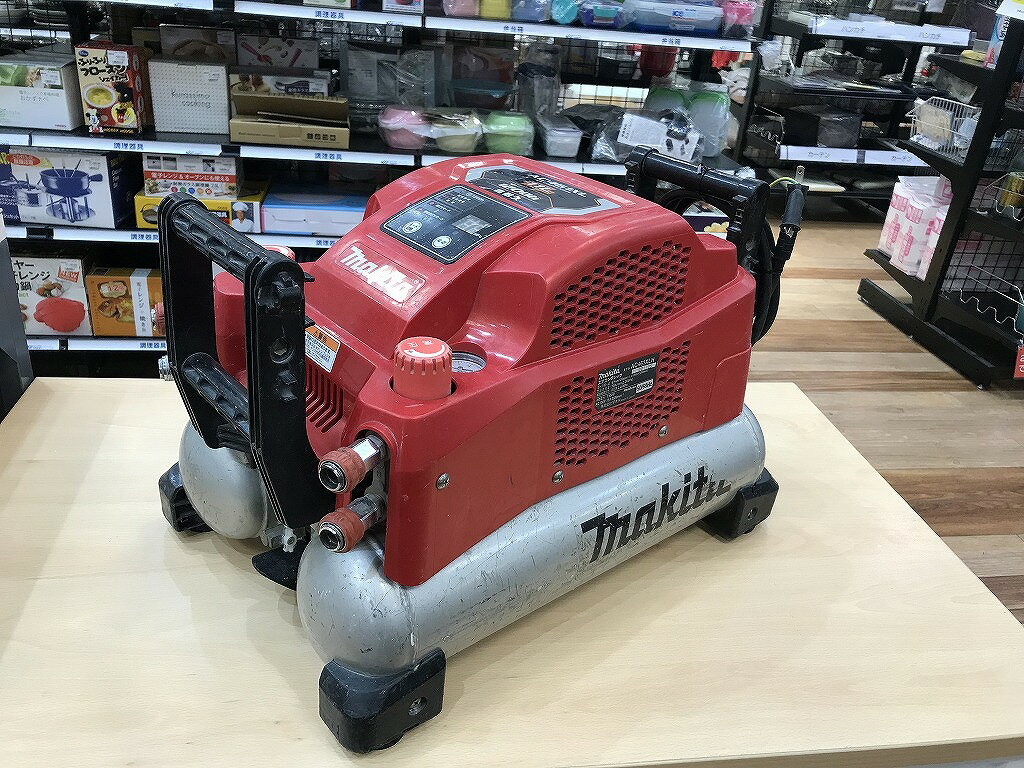 【5/15(水)全品ポイント10倍！！当日要エントリー！！】マキタ makita エアーコンプレッサー レッド AC461XLH 【中古】