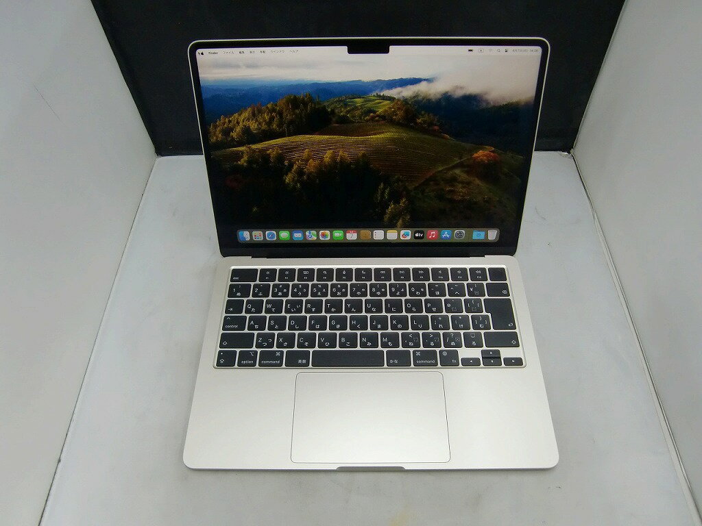 アップル Apple MacBook Air 13インチ 2022年モデル スターライト MLY13J/A 【中古】