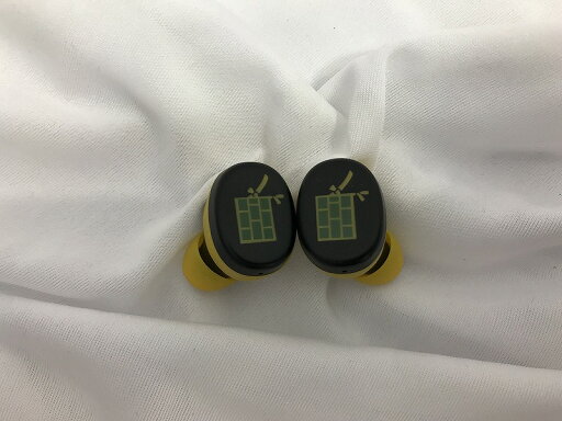 【6/22(日)20時〜全品ポイント10倍!要エントリー!】エムティーアイ M.T.I ワイヤレスイヤホン TRUE WIRELESS STEREO EARPHONES TVアニメ「呪術廻戦」夏油傑モデル UIZZ-4361 【中古】 【6/22(日)20時〜全品ポイント10倍!要エントリー!】エムティーアイ M.T.I ワイヤレスイヤホン TRUE WIRELESS STEREO EARPHONES TVアニメ「呪術廻戦」夏油傑モデル UIZZ-4361 【中古】