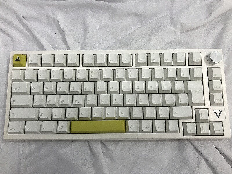 株式会社プリンストン ゲーミングキーボード ULTRA PLUS UP-MKGA75-J/WH 【中古】