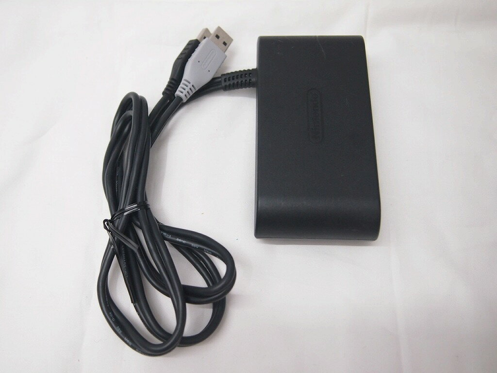 【全品ポイント10倍!要エントリー】【期間限定セール】ニンテンドー Nintendo Switch ゲームキューブコントローラー接続タップ 純正品 WUP-02...