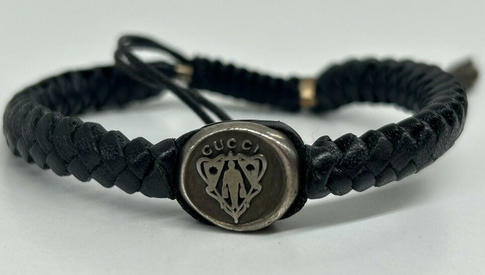 【全品ポイント10倍!要エントリー】【期間限定セール】グッチ GUCCI ブレスレット クレスト シルバー レザー シルバー/ブラック 【中古】