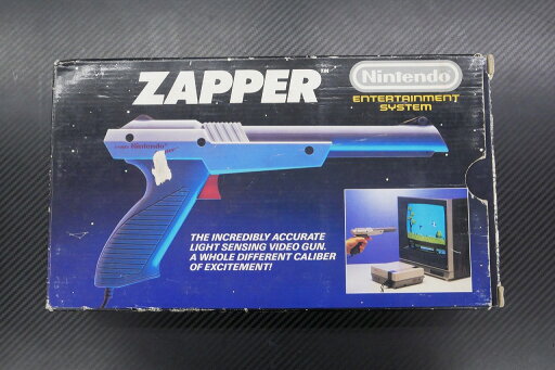 ニンテンドー Nintendo 北米版 ファミコン Nintendo NES 1985年製 Zapper Gun 【中古】 ニンテンドー Nintendo 北米版 ファミコン Nintendo NES 1985年製 Zapper Gun 【中古】