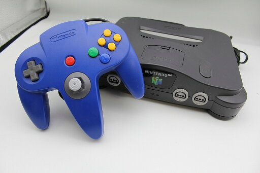 ニンテンドー Nintendo Nintendo64 メモリー拡張パック付き NUS-001 【中古】 ニンテンドー Nintendo Nintendo64 メモリー拡張パック付き NUS-001 【中古】