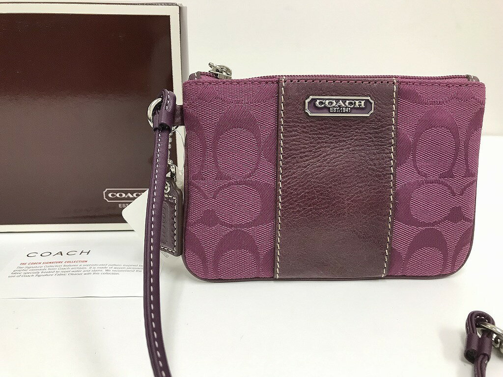 【未使用】 コーチ COACH 上品でエレガントなお洒落の魅力 薄マチ ストラップ付きファスナーポーチ 小物入れ 荷物整理 42180