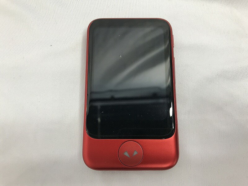 【ご注意】商品は店頭・他ネットショップでも販売しておりますので、ご注文をいただいても売り切れの場合がございます。ご了承ください。ブランド名ポケトーク POCKETALK商品名POCKETALK S 商品説明カメラで撮影した文字を翻訳できる機能を搭載した双方向の音声翻訳機英語や中国語・ロシア語やポルトガル語の方言まで74言語に対応傷・汚れありますが、 お買い得の商品です付属品ACアダプター・USBケーブル※主な付属品を記載するようしております。中古品の特性上、全ての付属品の正確な記載が難しいため詳細は掲載の写真にてご確認ください。付属品は写真にて【全て】掲載しておりますコンディションレベルB（並品）コンディションの備考【全体】目立つ箇所や場所にキズや擦れ・汚れなどが見当たり、素材自体のコンディション劣化の見られる商品ですが、まだお使い頂ける商品です。※お客様のご都合による返品は受け付けておりません。※目立つキズ、汚れ等は写真等で記載するよう心がけておりますが、中古品の特性上、細かいキズ・汚れ等を全ては表記できません。表記コンディションをご理解のうえ、ご購入くださいませ配送方法宅配便商品番号sgd109717486在庫お問合せ先【ワットマンテック相模原中央店】　042-707-9966【ご注意】当社オンラインショップ以外で情報、商品写真、画像、文章等を無断で転用しているページは偽サイトであり当店とは一切関係がございませんのでご注意ください。接続先のURLをご確認ください。楽天市場URL：https://www.rakuten.co.jp/楽天市場商品ページ：https://item.rakuten.co.jp/●●●《ポケトーク》POCKETALKPOCKETALK S v1206145536