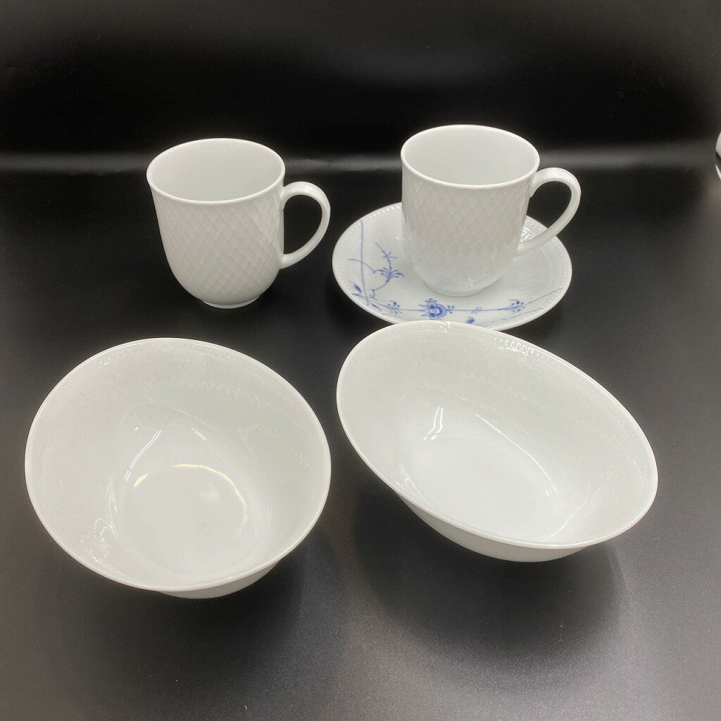 ロイヤルコペンハーゲン ROYAL COPENHAGEN MIX TABLE TOP WHITE&HANDPAINT マグ/オーバルディッシュ/プレート ※プレート1枚欠如 【中古】(3)