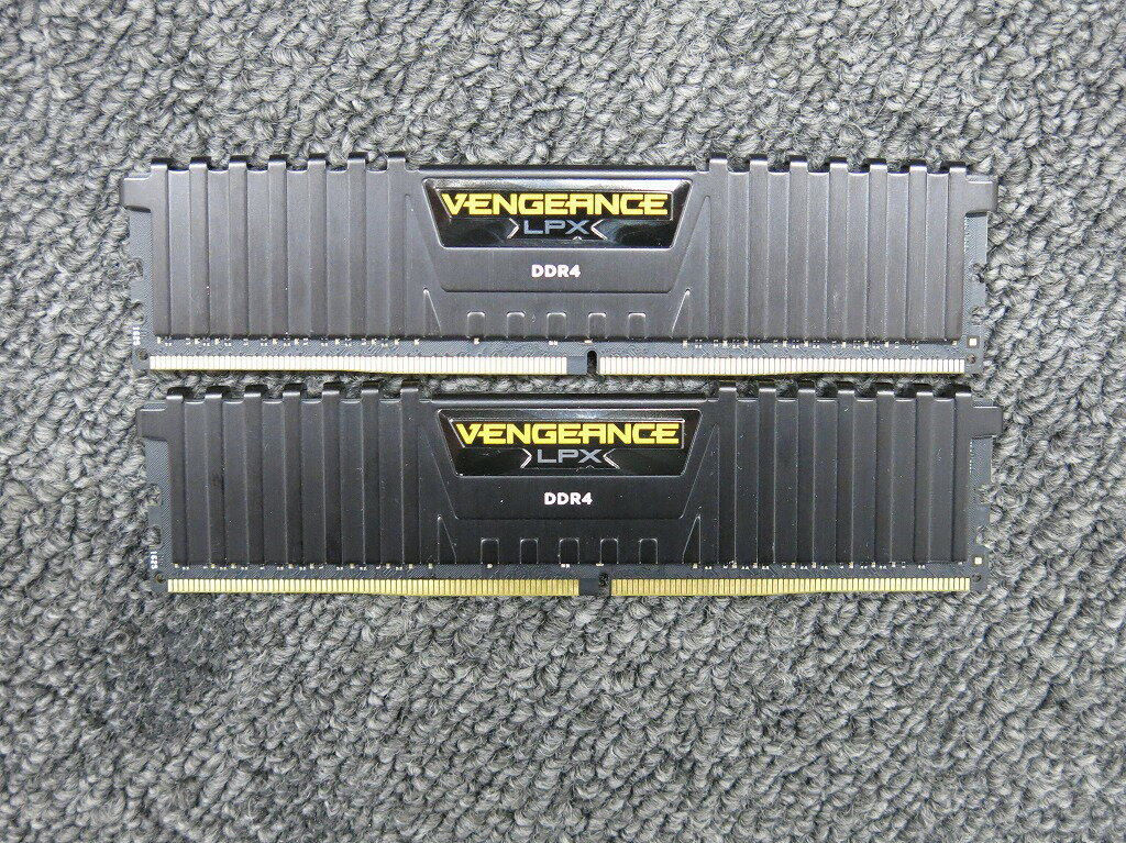 コルセア CORSAIR DDR4 DIMM 16GB (8GB x 2枚組) CMK16GX4M2A2666C16 【中古】