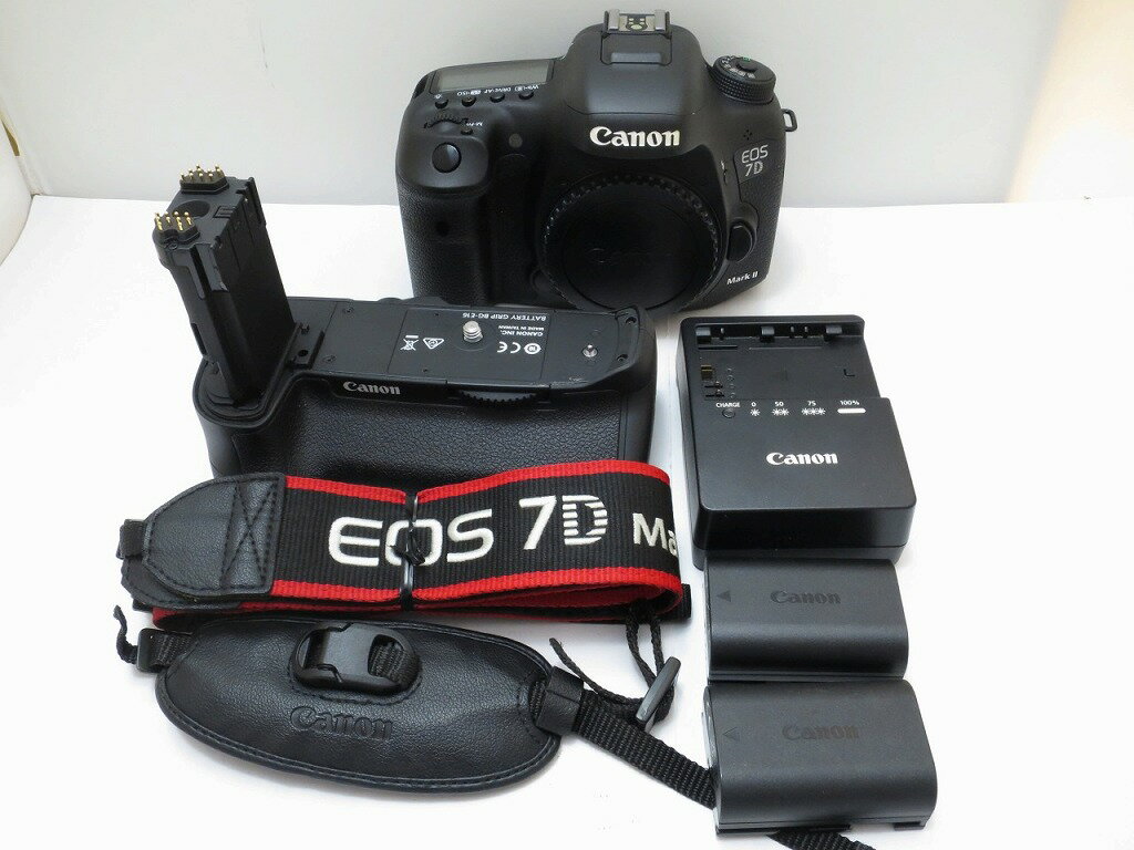 【全品ポイント10倍！要エントリー】【期間限定セール】キヤノン Canon デジタル一眼レフ（バッテリーグリップ付き） EOS 7D Mark II/BG-E16 【中古】