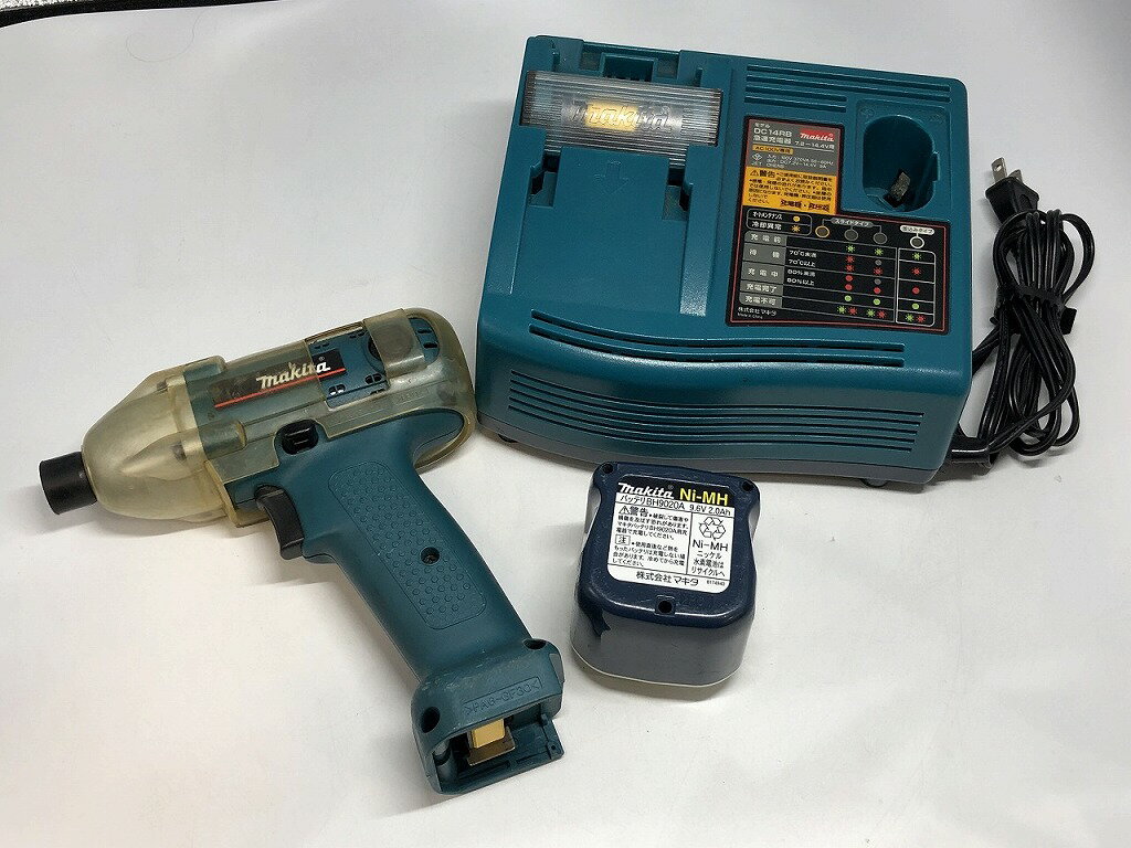 【ご注意】商品は店頭・他ネットショップでも販売しておりますので、ご注文をいただいても売り切れの場合がございます。ご了承ください。ブランド名マキタ makita商品名インパクトドライバ TD060Dシリアル番号13276商品説明回転数:0~2,500min-1(回/分) 最大締付トルク:65N・m(663kgf・cm) バッテリ一部分に書き込みあり ※バッテリーは保証対象外です。 バッテリーX1/急速充電器保証期間10日間（初期返金保証）コンディションレベルB（並品）コンディションの備考【全体】目立つ箇所や場所にキズや擦れ・汚れなどが見当たり、素材自体のコンディション劣化の見られる商品ですが、まだお使い頂ける商品です。※お客様のご都合による返品は受け付けておりません。※目立つキズ、汚れ等は写真等で記載するよう心がけておりますが、中古品の特性上、細かいキズ・汚れ等を全ては表記できません。表記コンディションをご理解のうえ、ご購入くださいませ配送方法宅配便商品番号osd123737587在庫お問合せ先【ワットマンテック OSC湘南シティ店】　0463-73-7677【ご注意】当社オンラインショップ以外で情報、商品写真、画像、文章等を無断で転用しているページは偽サイトであり当店とは一切関係がございませんのでご注意ください。接続先のURLをご確認ください。楽天市場URL：https://www.rakuten.co.jp/楽天市場商品ページ：https://item.rakuten.co.jp/●●●《マキタ》makitaインパクトドライバ TD060D g1223504534