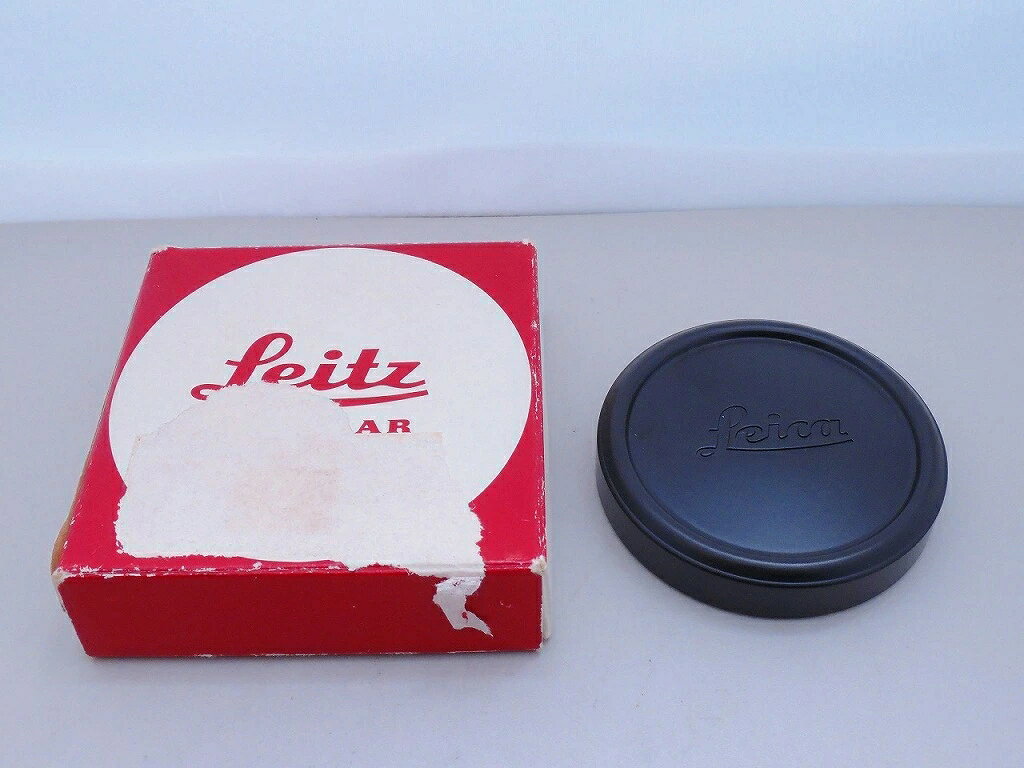 【ご注意】商品は店頭・他ネットショップでも販売しておりますので、ご注文をいただいても売り切れの場合がございます。ご了承ください。ブランド名ライカ Leica商品名レンズキャップ 14124商品説明※こちらの商品は、保証がつきません。 Leica レンズキャップ 14124 63mm径 カブセ式 90mm SUMMICRON / 135mm ELMARIT 外観：内側のモルトに劣化は見られますが、目立ったキズなどはなく使用感はあまりなくキレイです。 付属の箱は一部破れが見られます。 ※こちらの商品は、保証がつきません。付属品箱※主な付属品を記載するようしております。中古品の特性上、全ての付属品の正確な記載が難しいため詳細は掲載の写真にてご確認ください。付属品は写真にて【全て】掲載しておりますコンディションレベルB（並品）コンディションの備考【全体】目立つ箇所や場所にキズや擦れ・汚れなどが見当たり、素材自体のコンディション劣化の見られる商品ですが、まだお使い頂ける商品です。※お客様のご都合による返品は受け付けておりません。※目立つキズ、汚れ等は写真等で記載するよう心がけておりますが、中古品の特性上、細かいキズ・汚れ等を全ては表記できません。表記コンディションをご理解のうえ、ご購入くださいませ配送方法宅配便商品番号cbd116738137在庫お問合せ先【ワットマンカメラ 横浜カメラ買取センター】　045-620-8914【ご注意】当社オンラインショップ以外で情報、商品写真、画像、文章等を無断で転用しているページは偽サイトであり当店とは一切関係がございませんのでご注意ください。接続先のURLをご確認ください。楽天市場URL：https://www.rakuten.co.jp/楽天市場商品ページ：https://item.rakuten.co.jp/●●●《ライカ》Leicaレンズキャップ 14124 p1223637013