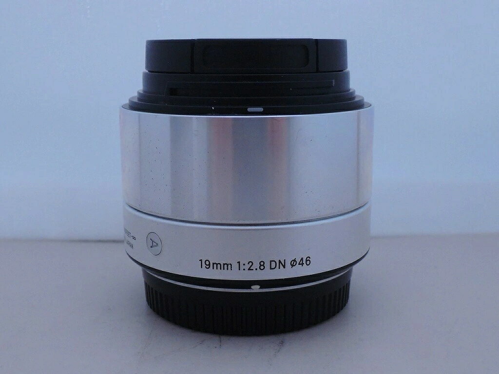 【中古】SIGMA 単焦点広角レンズ Art 19mm F2.8 DN ブラック マイクロフォーサーズ用 ミラーレスカメラ専用 929732 SIGMA (シグマ) A 19mm F2.8 DN (マイクロフォーサーズ用) ブラック