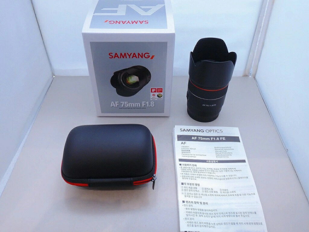 【ご注意】商品は店頭・他ネットショップでも販売しておりますので、ご注文をいただいても売り切れの場合がございます。ご了承ください。ブランド名サムヤン SAMYANG商品名Eマウント レンズ フルサイズ AF 75mm f1.8 FEシリアル番号HJP12174商品説明Eマウント用 AF レンズです。 外観：目立ったキズや塗装はげは見られず、使用感はほとんどなくキレイな美品です。 レンズ：微細なチリの混入が見られますが、カビ、クモリなくクリアです。 動作：問題ありませんでした。付属品箱、FRキャップ、フード、ポーチ、説明書※主な付属品を記載するようしております。中古品の特性上、全ての付属品の正確な記載が難しいため詳細は掲載の写真にてご確認ください。付属品は写真にて【全て】掲載しております保証期間10日間（初期返金保証）コンディションレベルA（良品）コンディションの備考【全体】キズまたは汚れが見当たりますが、全体的には使用感の少ない状態の良い中古品です※お客様のご都合によるサイズ違いや状態による返品は受付ておりません。写真や内容を良くご確認のうえ、ご購入くださいませ配送方法宅配便商品番号cbd116738498在庫お問合せ先【ワットマンカメラ 横浜カメラ買取センター】　045-620-8914【ご注意】当社オンラインショップ以外で情報、商品写真、画像、文章等を無断で転用しているページは偽サイトであり当店とは一切関係がございませんのでご注意ください。接続先のURLをご確認ください。楽天市場URL：https://www.rakuten.co.jp/楽天市場商品ページ：https://item.rakuten.co.jp/●●●《サムヤン》SAMYANGEマウント レンズ フルサイズ AF 75mm f1.8 FE p1223639002