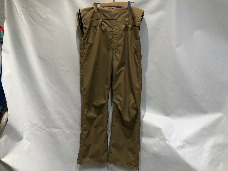 【ご注意】商品は店頭・他ネットショップでも販売しておりますので、ご注文をいただいても売り切れの場合がございます。ご了承ください。ブランド名THREE WEATHER THREE WEATHER商品名【良品】ビブパンツ　19−20モデル 商品説明サイズ：M、ウエスト96x股下81x総丈137xワタリ34cm 耐水圧：10000mm透湿性：5000g/m2、キズ・汚れほとんど無しコンディションレベルB（並品）コンディションの備考【全体】目立つ箇所や場所にキズや擦れ・汚れなどが見当たり、素材自体のコンディション劣化の見られる商品ですが、まだお使い頂ける商品です。※お客様のご都合による返品は受け付けておりません。※目立つキズ、汚れ等は写真等で記載するよう心がけておりますが、中古品の特性上、細かいキズ・汚れ等を全ては表記できません。表記コンディションをご理解のうえ、ご購入くださいませ配送方法宅配便商品番号sed209738864在庫お問合せ先【ワットマン スポキャン海老名店】　046-205-3982【ご注意】当社オンラインショップ以外で情報、商品写真、画像、文章等を無断で転用しているページは偽サイトであり当店とは一切関係がございませんのでご注意ください。接続先のURLをご確認ください。楽天市場URL：https://www.rakuten.co.jp/楽天市場商品ページ：https://item.rakuten.co.jp/●●●《THREE WEATHER》THREE WEATHER【良品】ビブパンツ 19−20モデル 1225252119